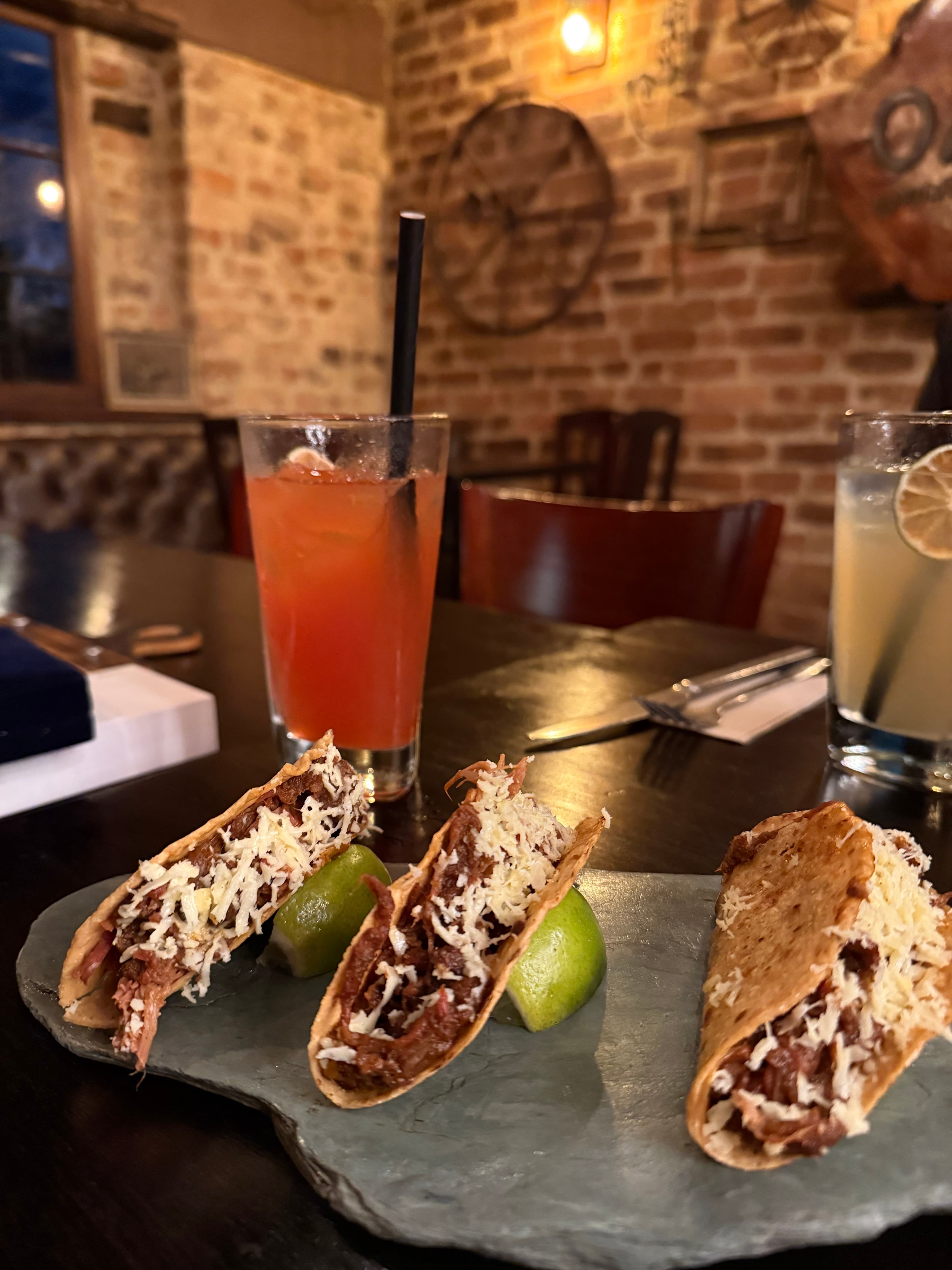 Oak Ahumados & Brebajes 3 en Bogotá, Cundinamarca, Colombia - Restaurantes pet friendly