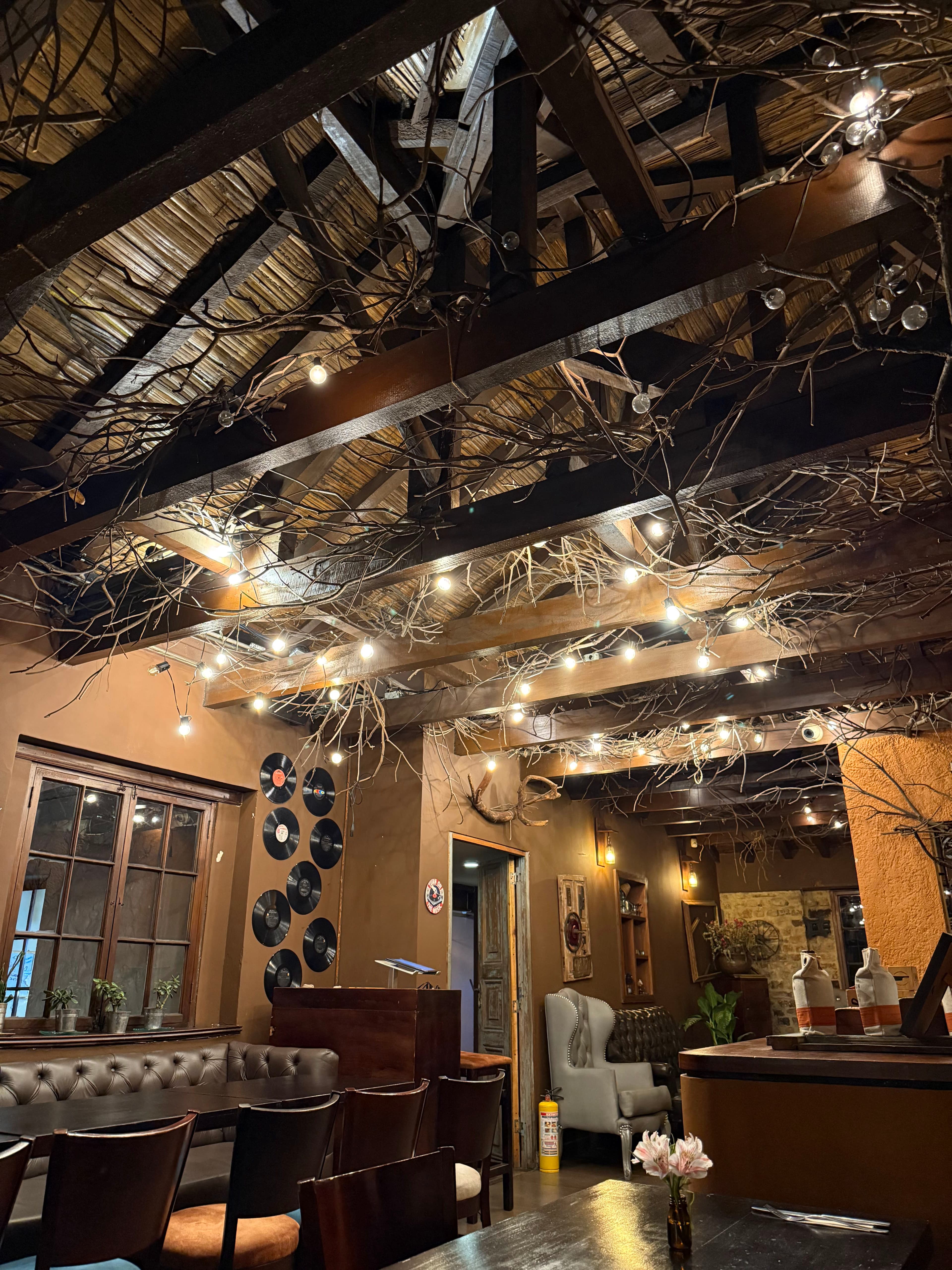 Oak Ahumados & Brebajes 2 en Bogotá, Cundinamarca, Colombia - Restaurantes pet friendly