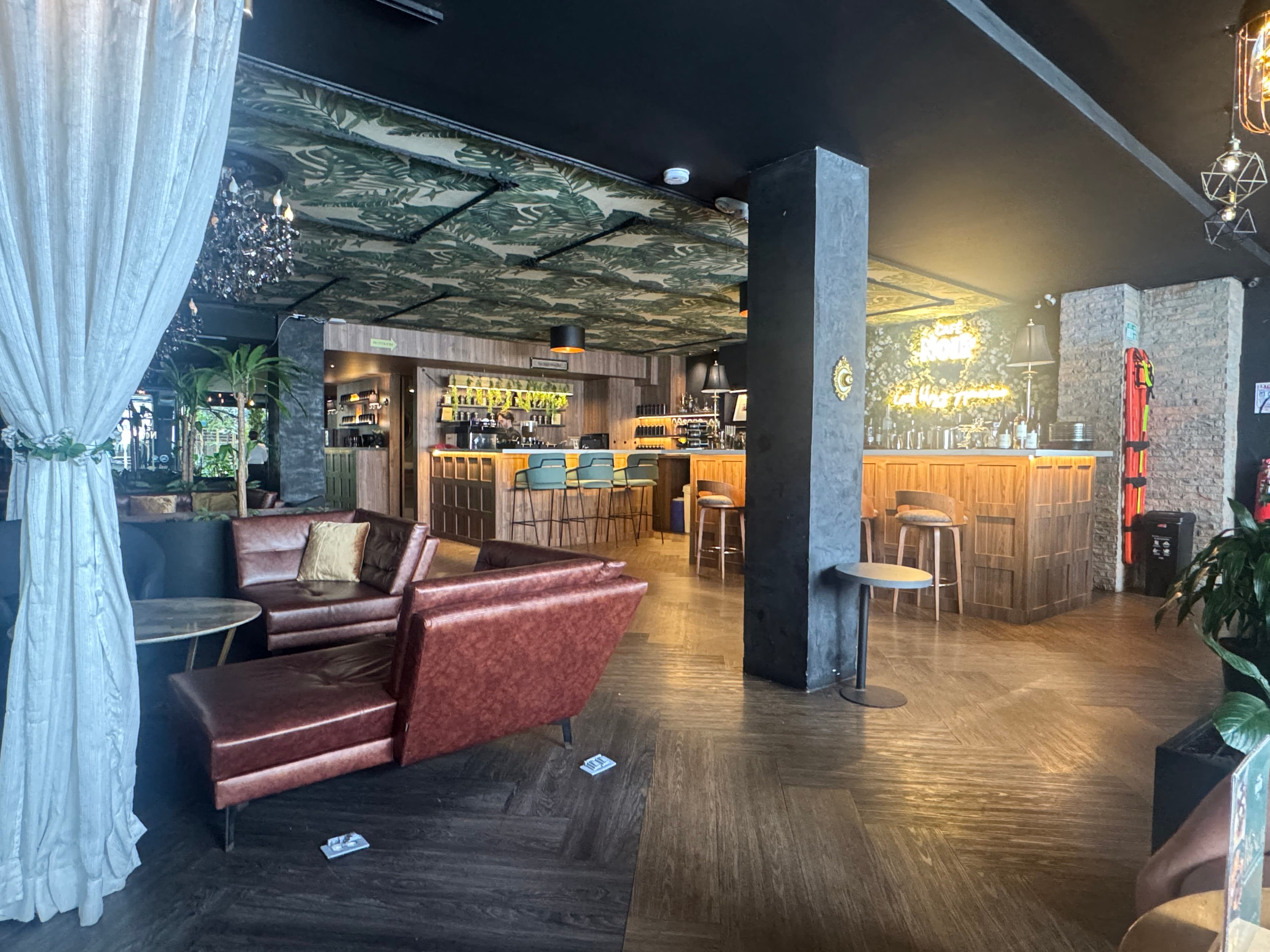 Café Noir Bar & Lounge El Poblado 2 en Medellín, Antioquia, Colombia - Cafeterias pet friendly