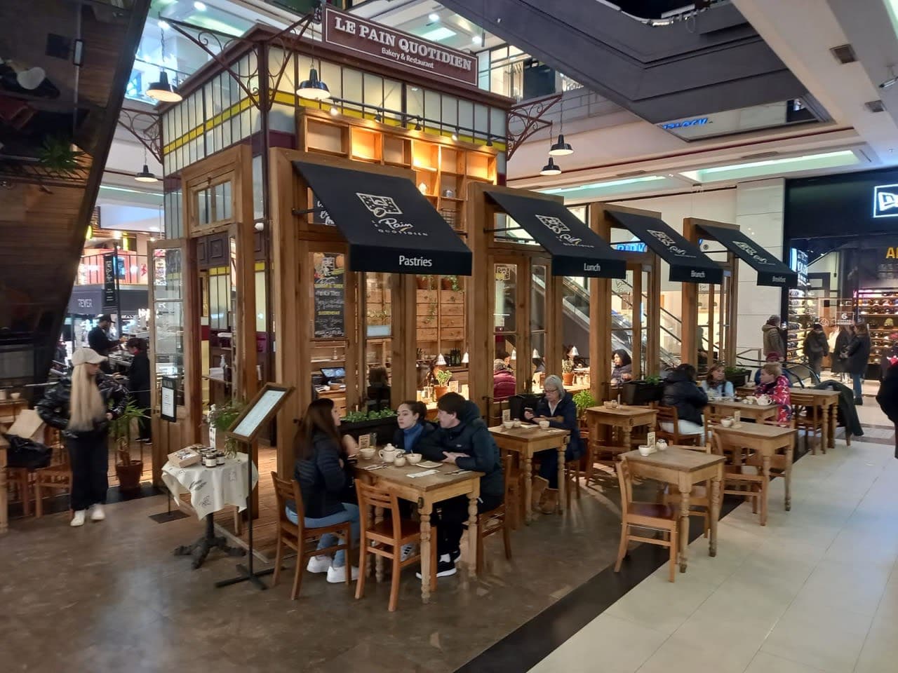 Le Pain Quotidien Palermo en Buenos Aires, Buenos Aires, Argentina - Cafeterias pet friendly