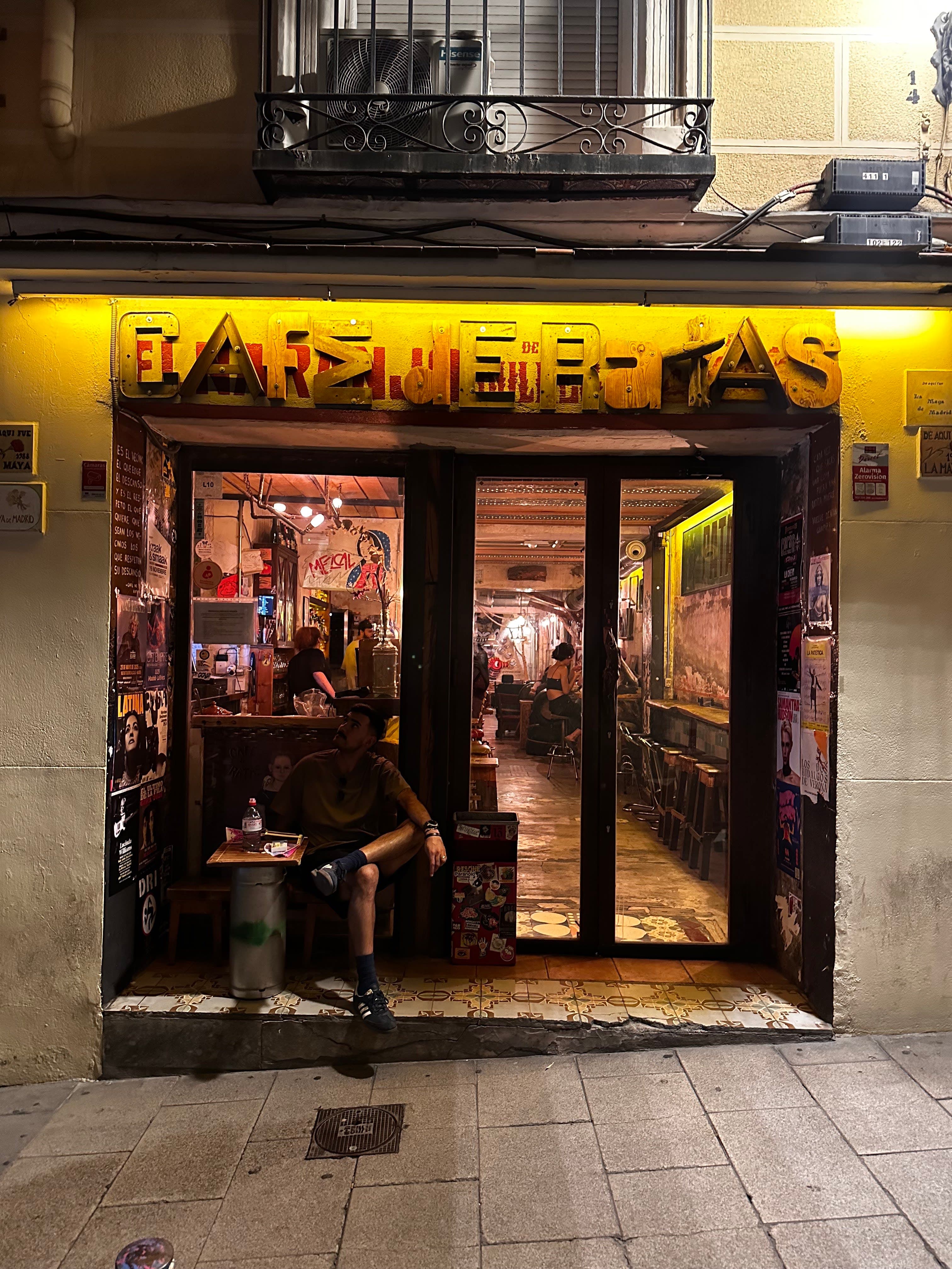 Café de Ratas 3 en Madrid, Comunidad de Madrid, España - Cafeterias pet friendly