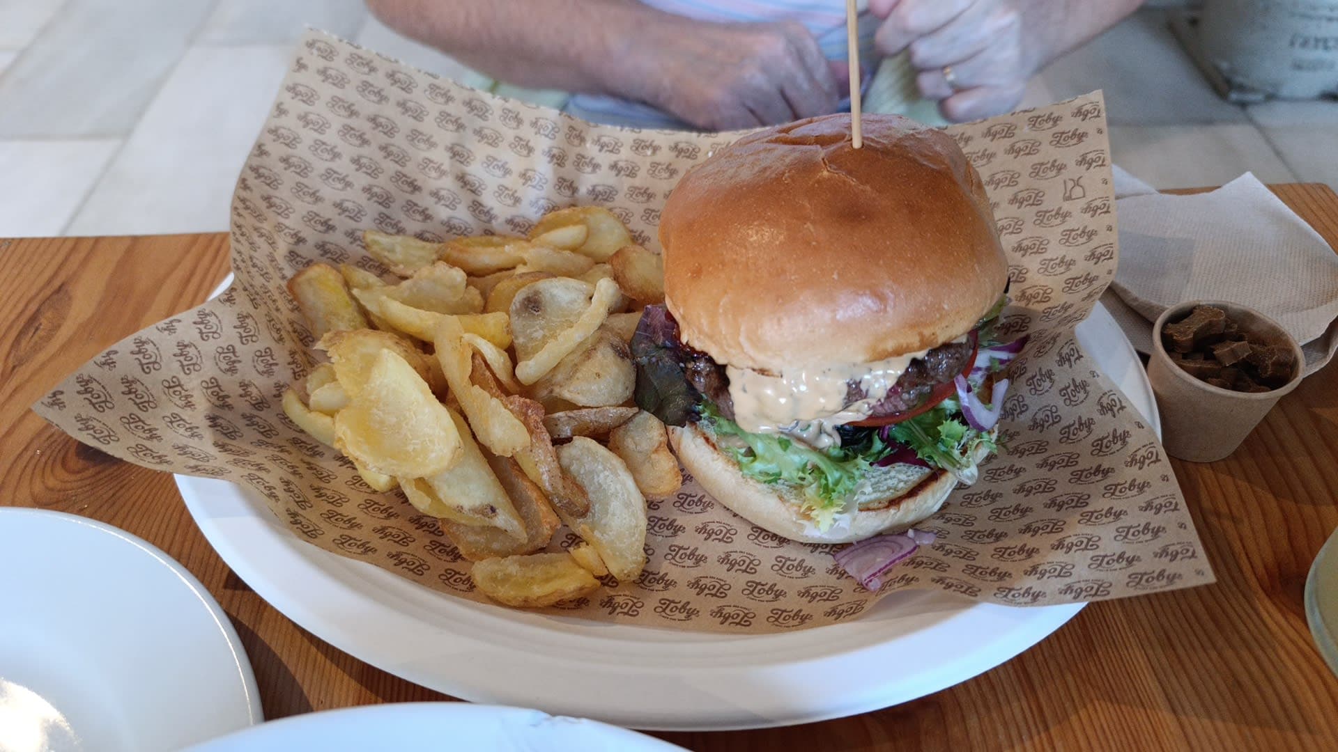 Restaurante Toby eats the world 3 en Sevilla, Andalucía, España - Restaurantes pet friendly