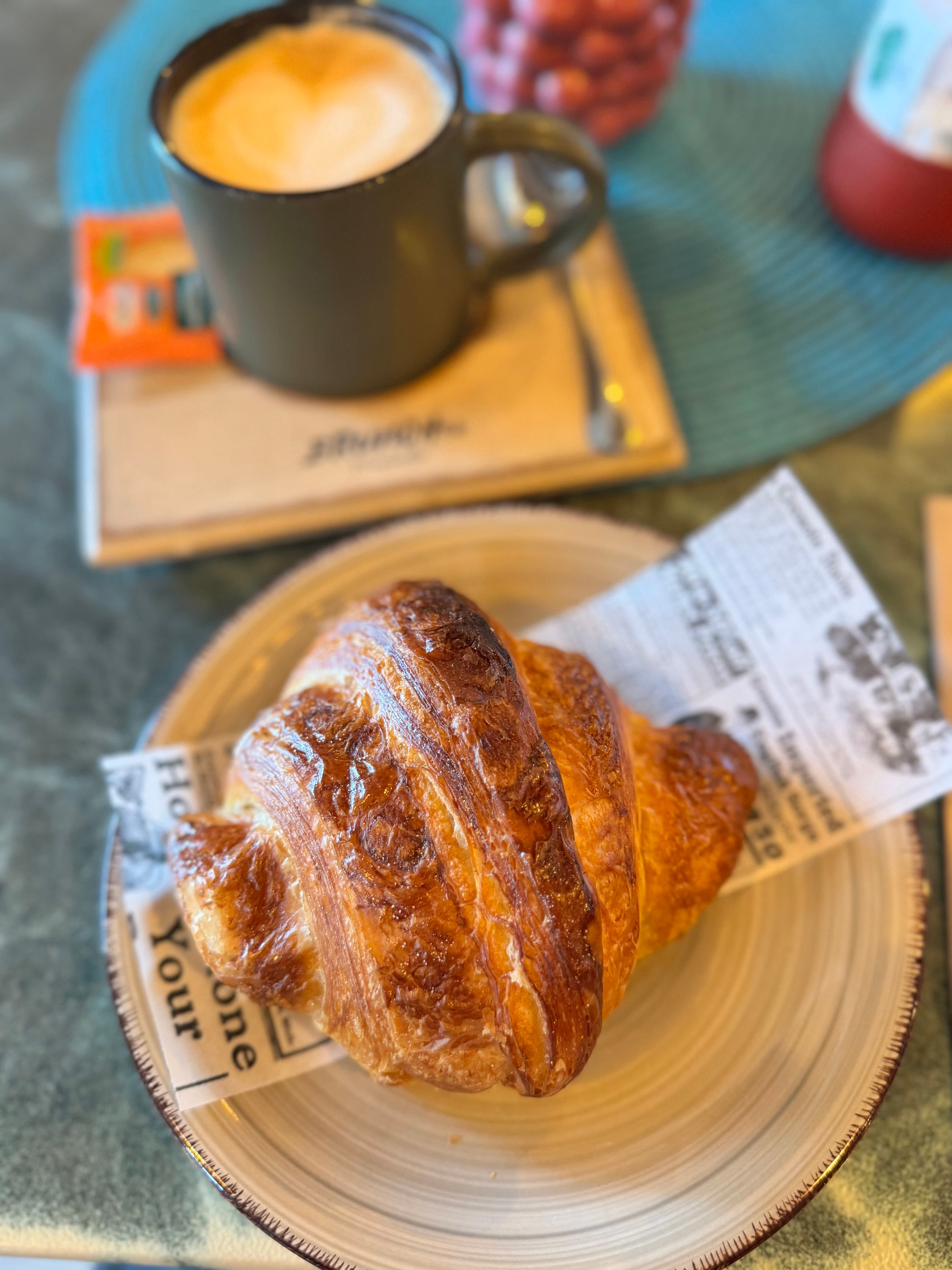 Bruncheo. Café Bar 3 en Marbella, Andalucía, España - Restaurantes pet friendly