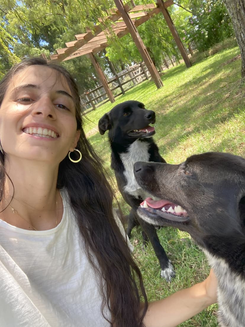 Paseo y cuidado de hijos perrunos con Julieta