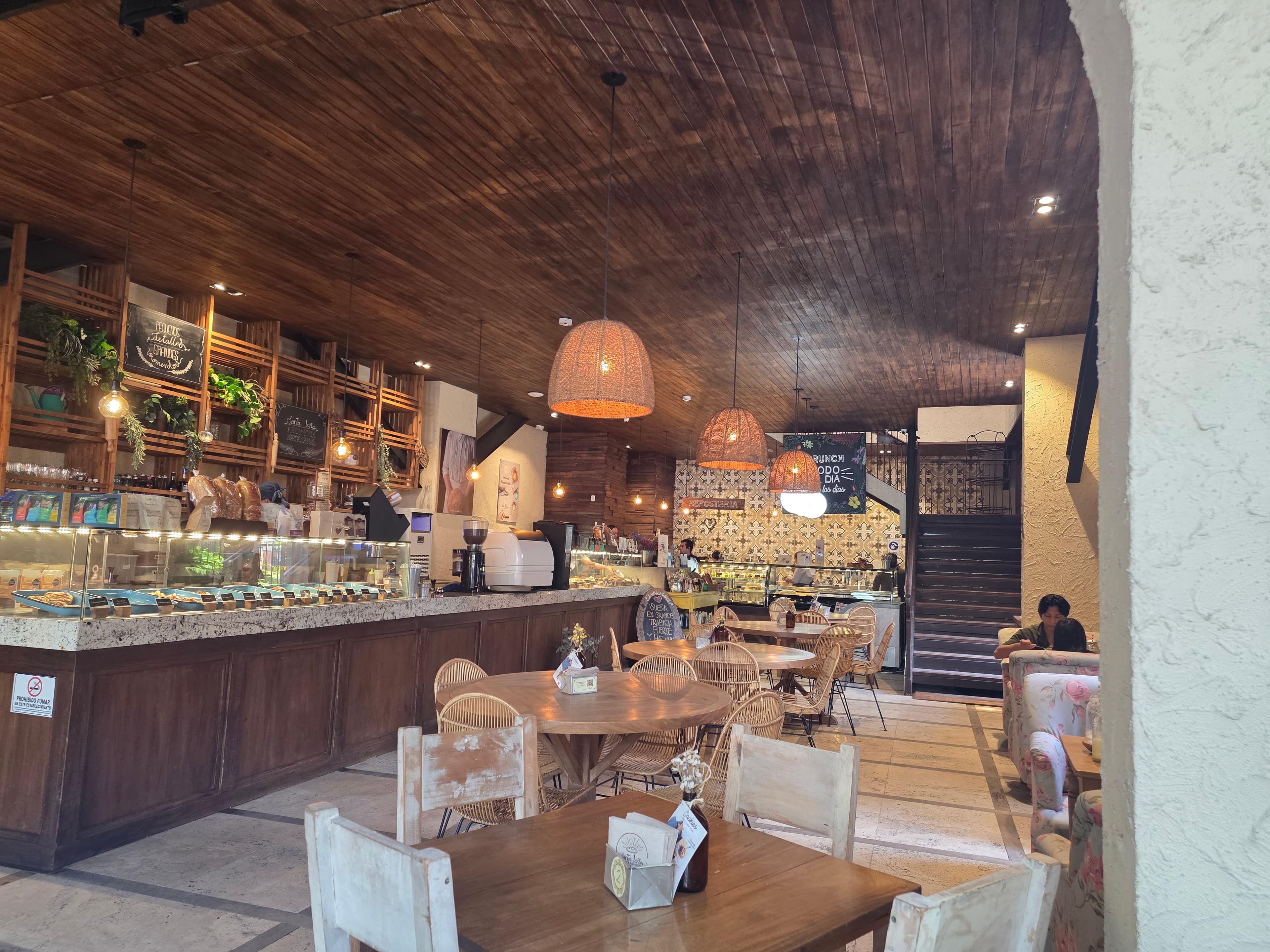 Santa Leña Laureles 2 en Medellín, Antioquia, Colombia - Restaurantes pet friendly