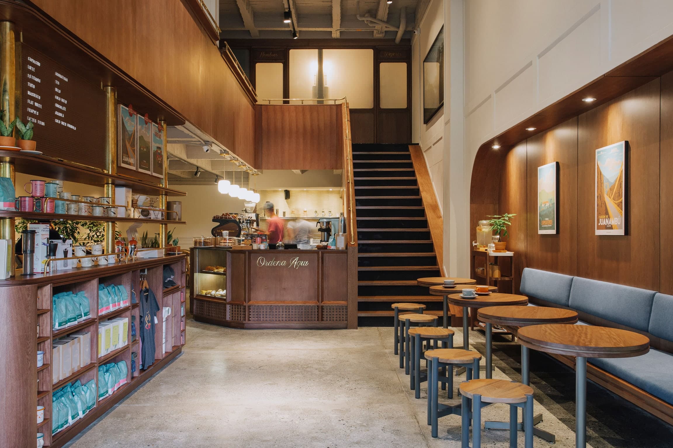 PERGAMINO Café Calle 10B, Medellín en Medellín, Antioquia, Colombia - Cafeterias pet friendly