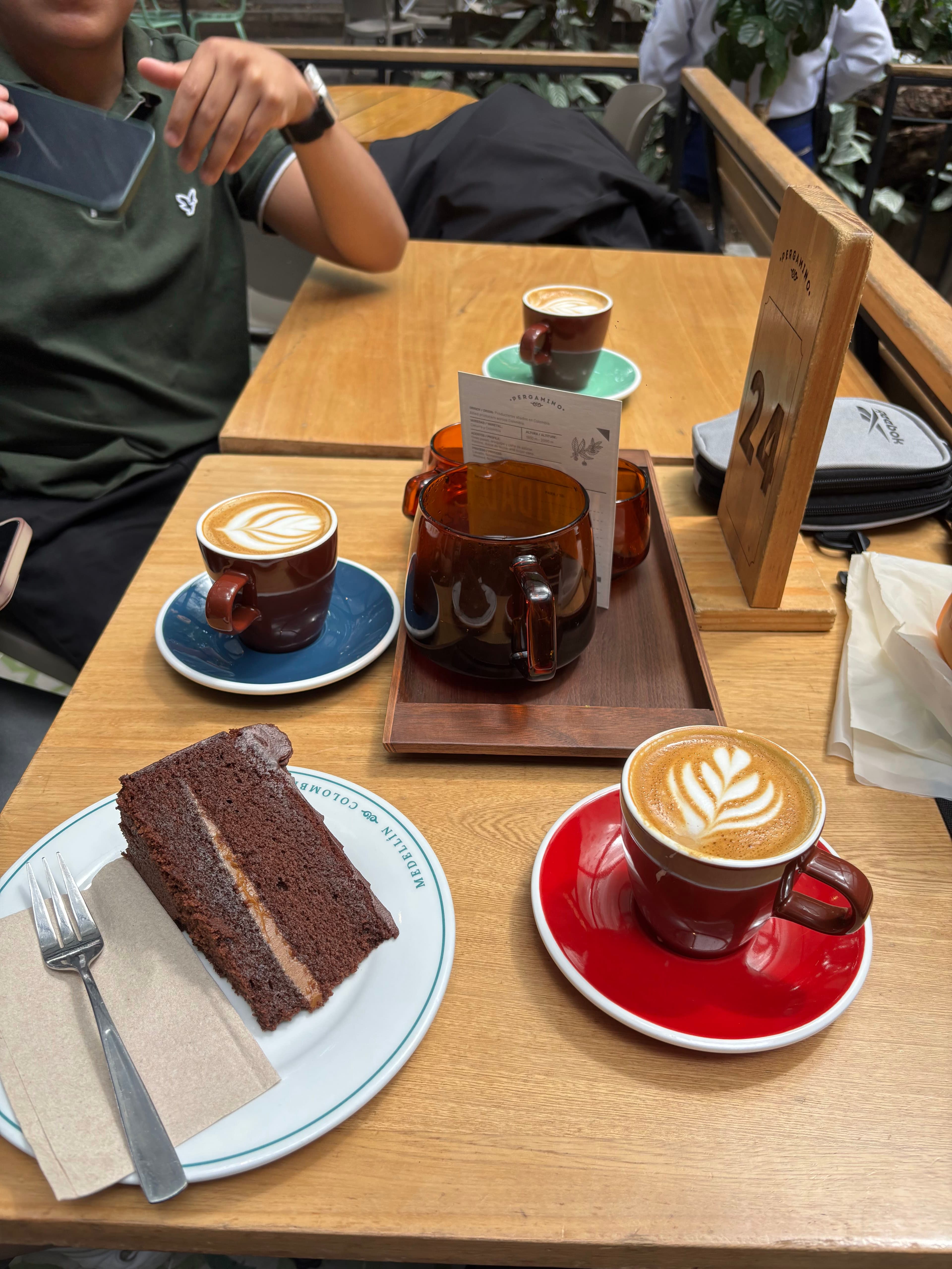 PERGAMINO Coffee Via Primavera 3 en Medellín, Antioquia, Colombia - Cafeterias pet friendly