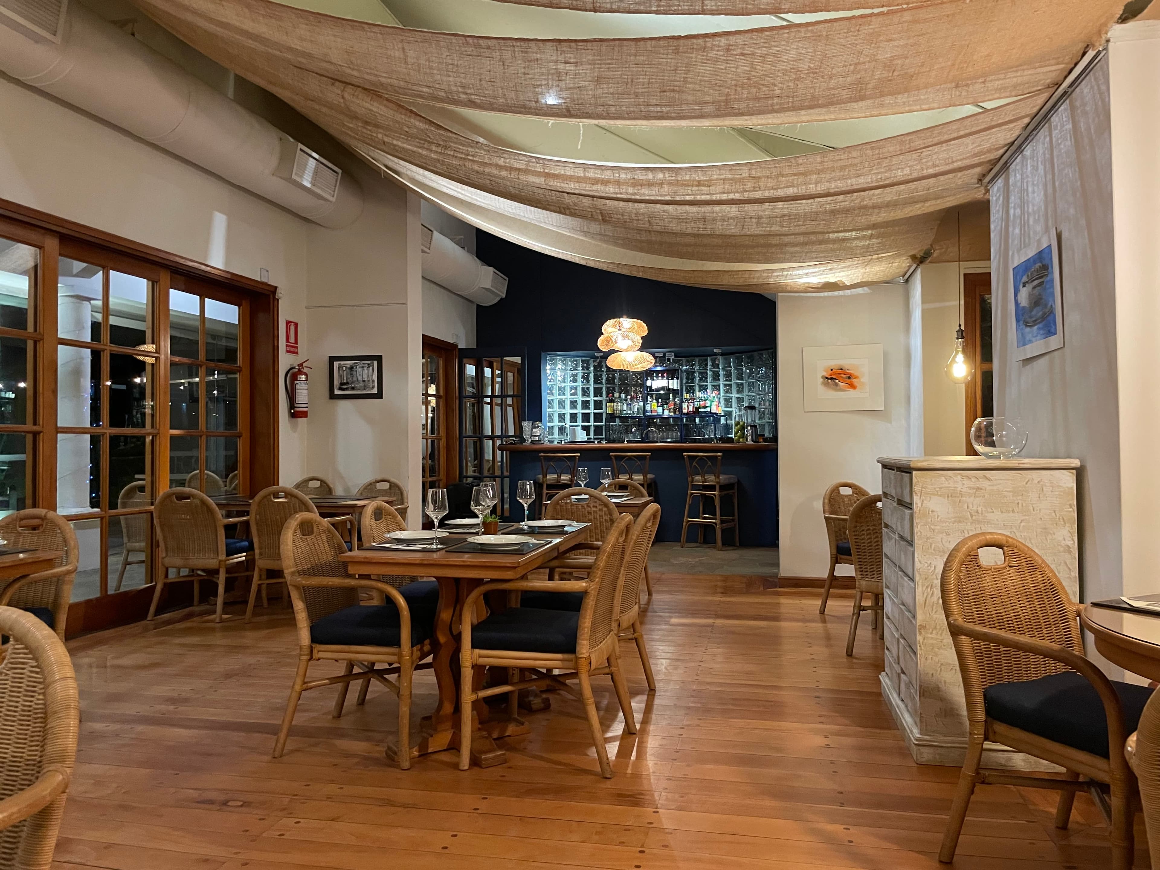 Este Lugar: Restaurante Donde Tu Mascota Es Bienvenida en Punta del Este, Maldonado, Uruguay - Restaurantes pet friendly