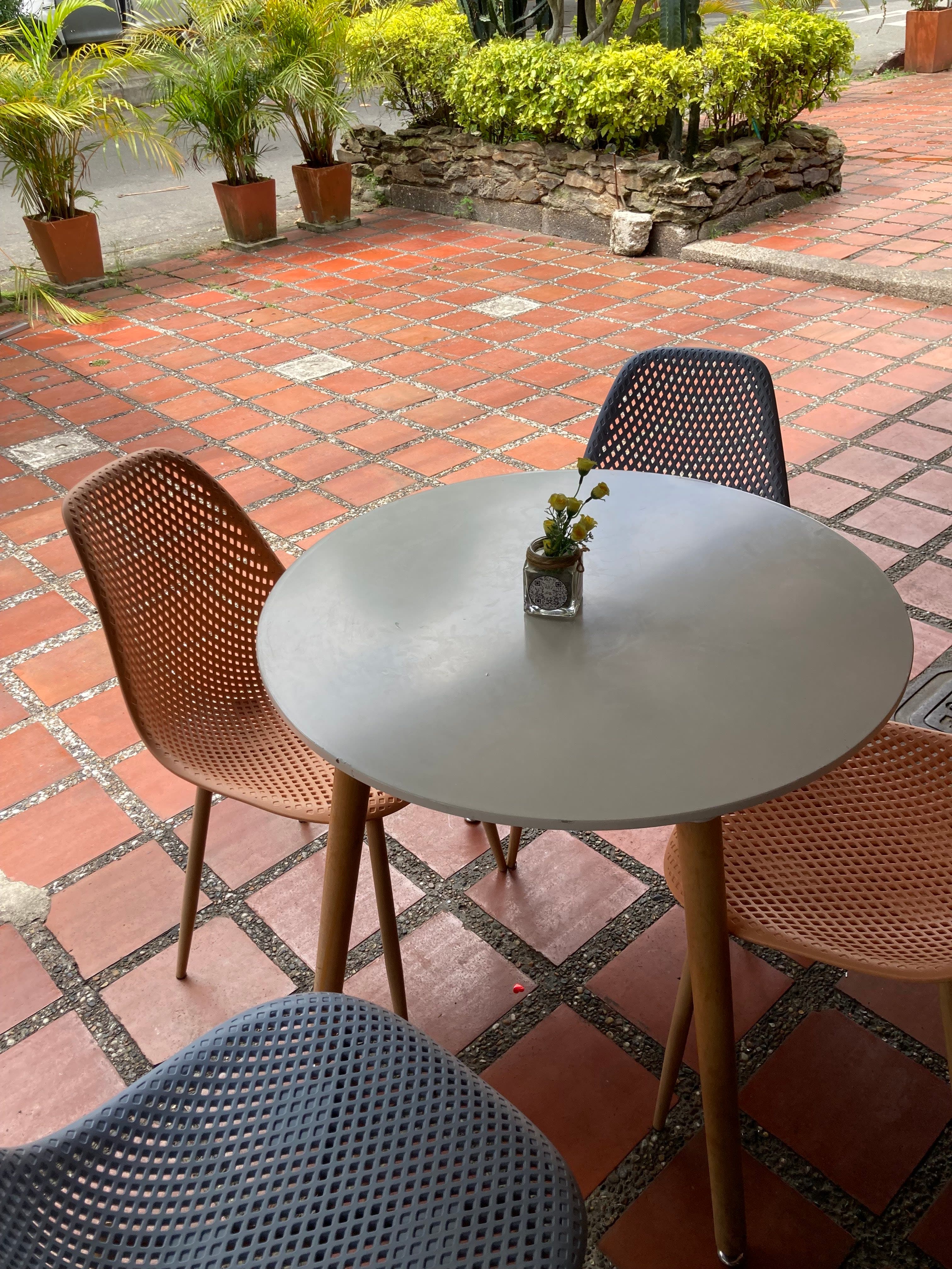Ahimonetti Brunch Club: Cafetería Donde Tu Mascota Es Bienvenida en Medellín, Antioquia, Colombia - Cafeterias pet friendly