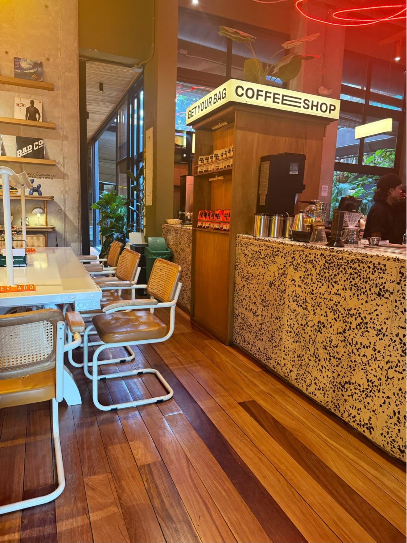 General Cafe Bar Medellín en Medellín, Antioquia, Colombia - Cafeterias pet friendly