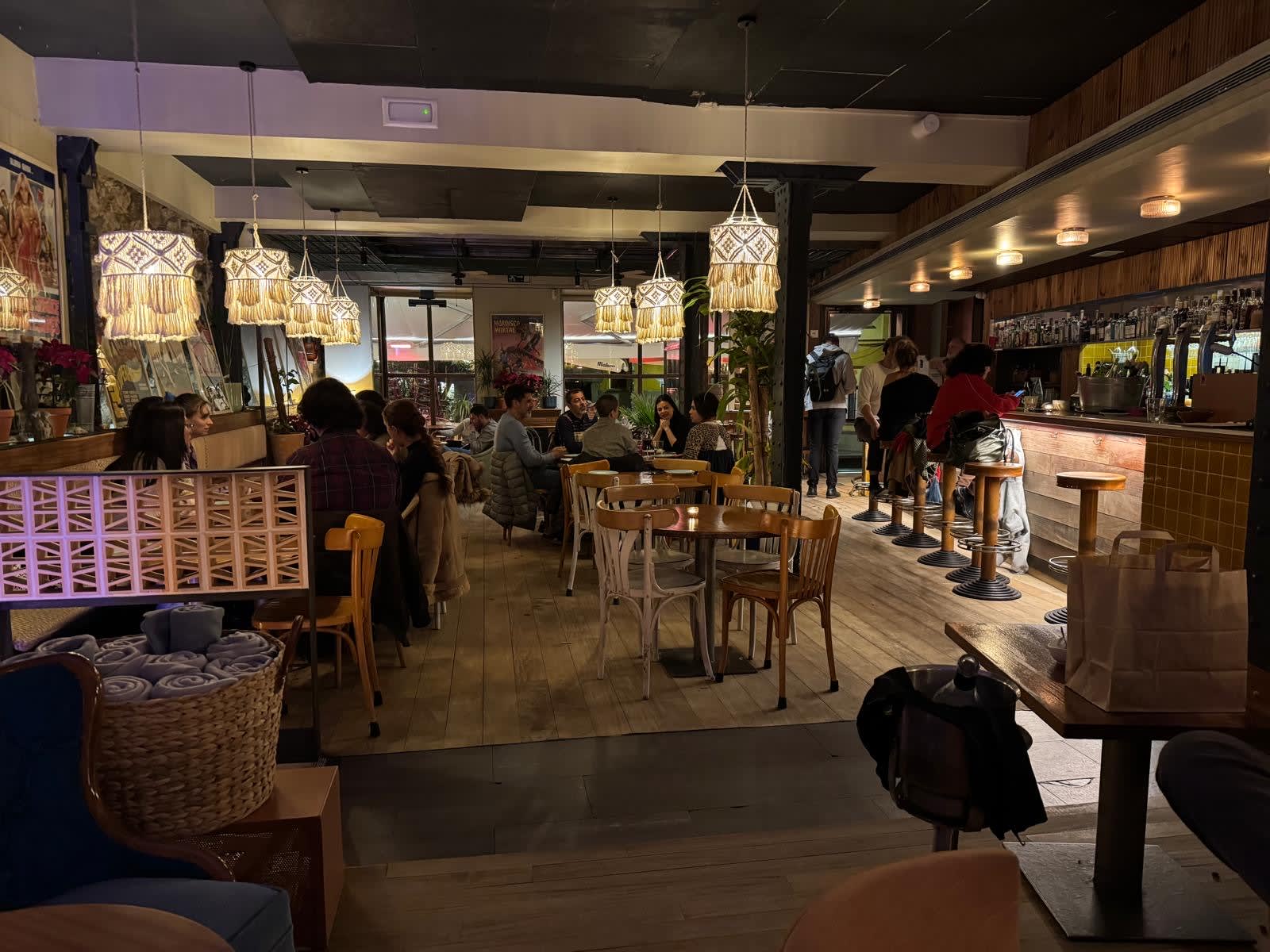 Rollo Ocho en Madrid, Comunidad de Madrid, España - Restaurantes pet friendly