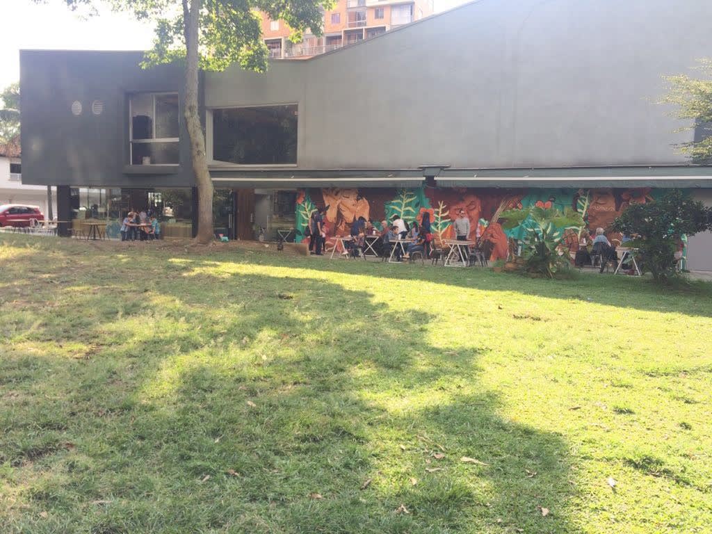 La Gracia al Parque 2 en Medellín, Antioquia, Colombia - Cafeterias pet friendly