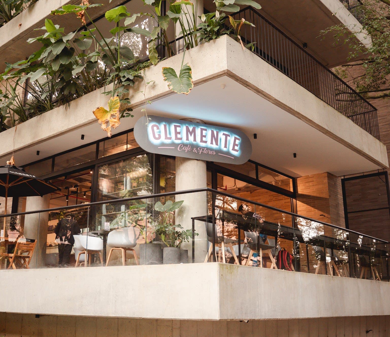 Clemente Café and Flowers en Medellín, Antioquia, Colombia - Cafeterias pet friendly