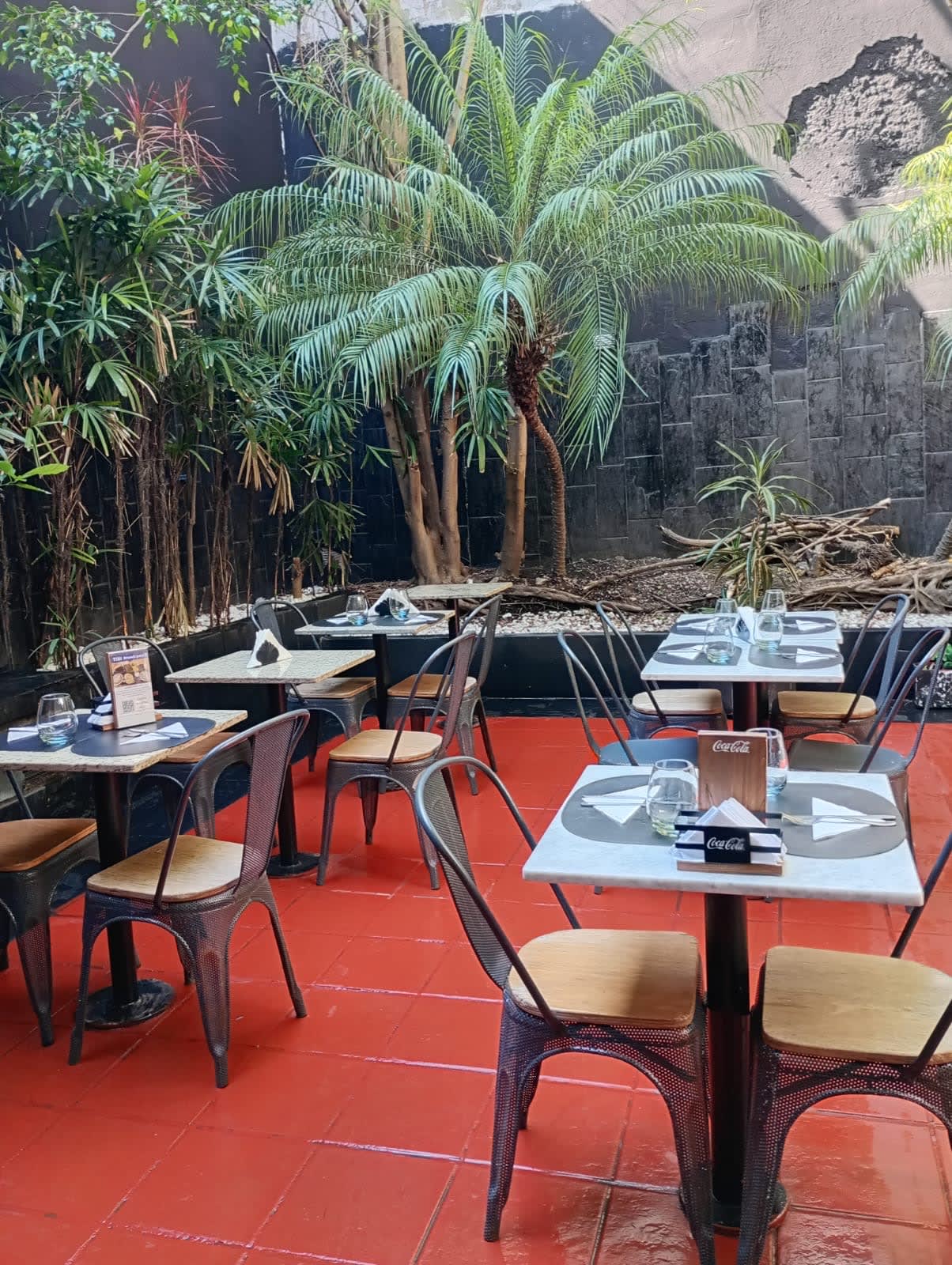 Tibi Restó Café en Buenos Aires, Buenos Aires, Argentina - Restaurantes pet friendly