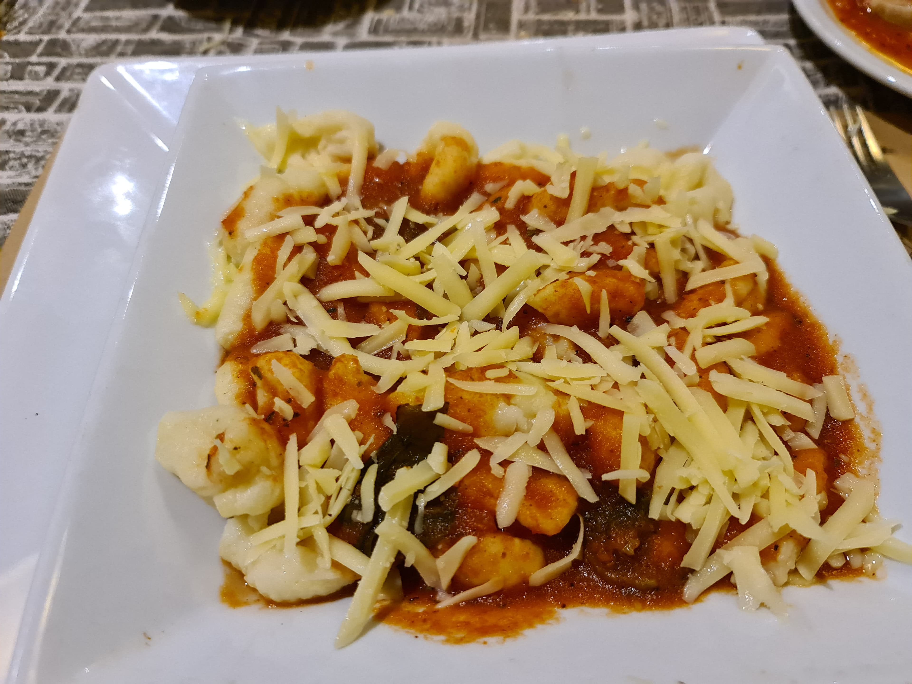 Alla Nona Pietruccia 2 en San Miguel de Tucumán, Tucumán, Argentina - Restaurantes pet friendly