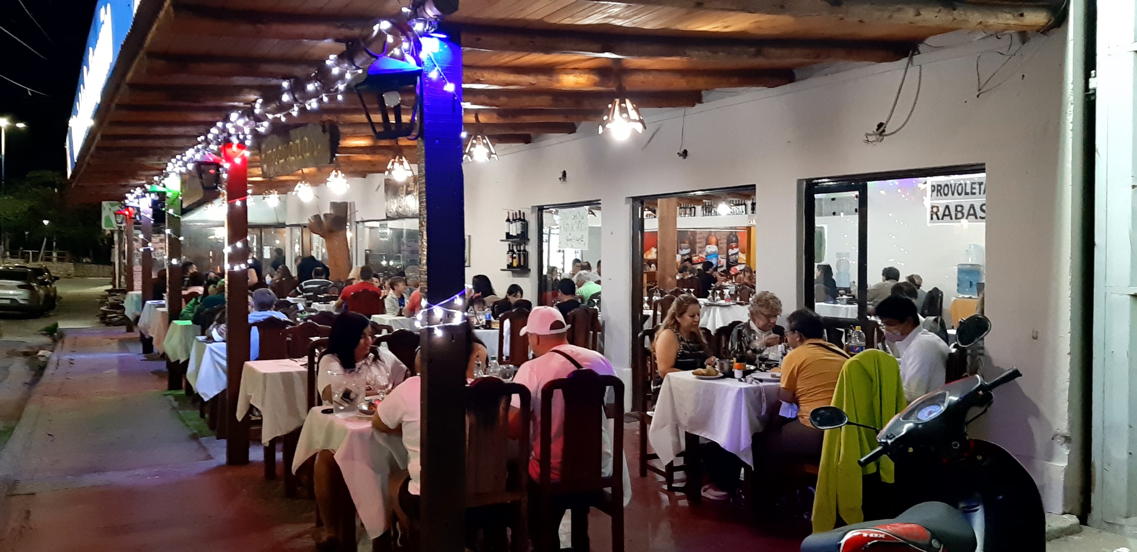 La Estancia De Los Santiagueños en Tafí Viejo, Tucumán, Argentina - Restaurantes pet friendly