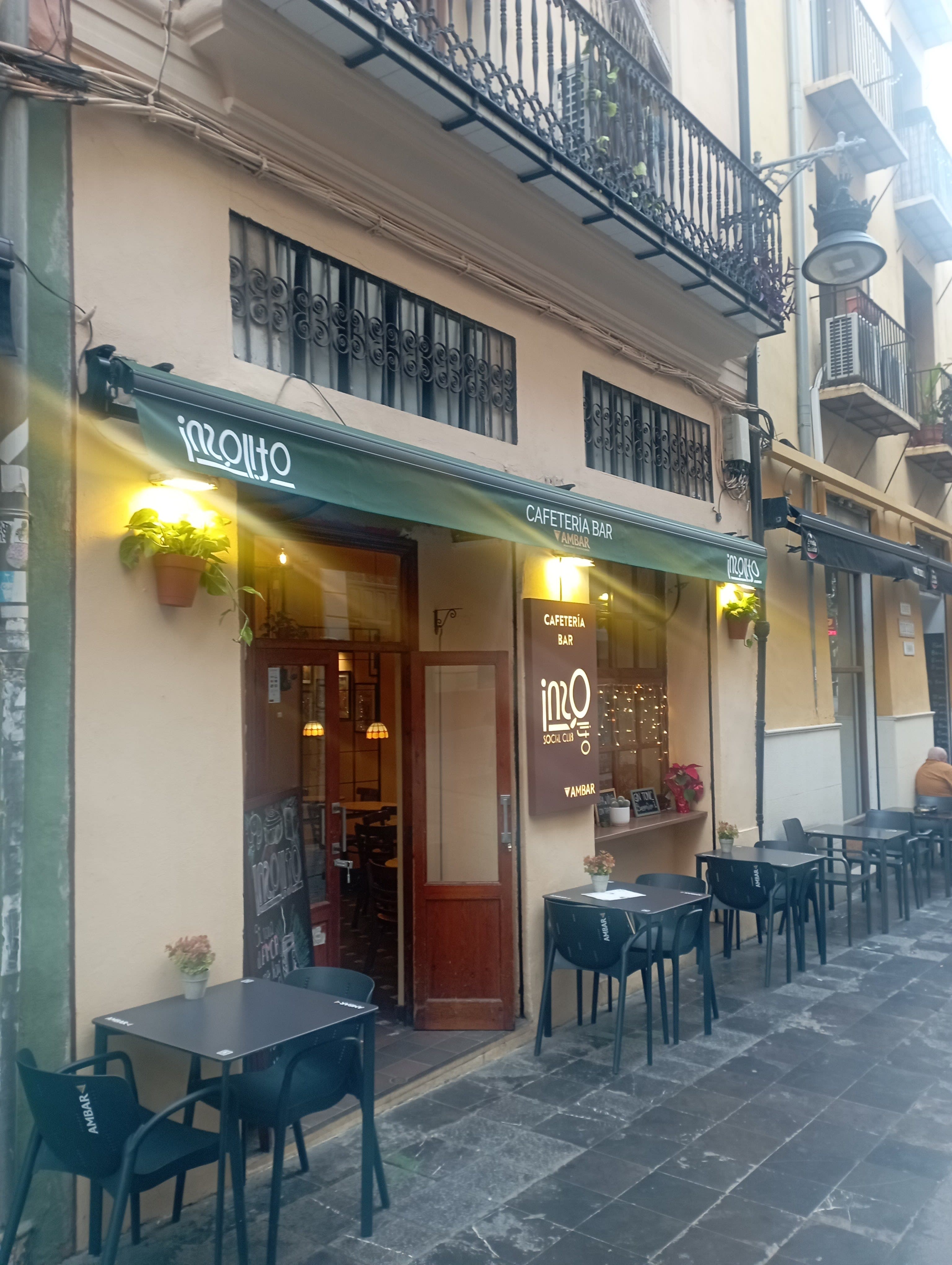 Insólito en Valencia, Valencia, España - Restaurantes pet friendly