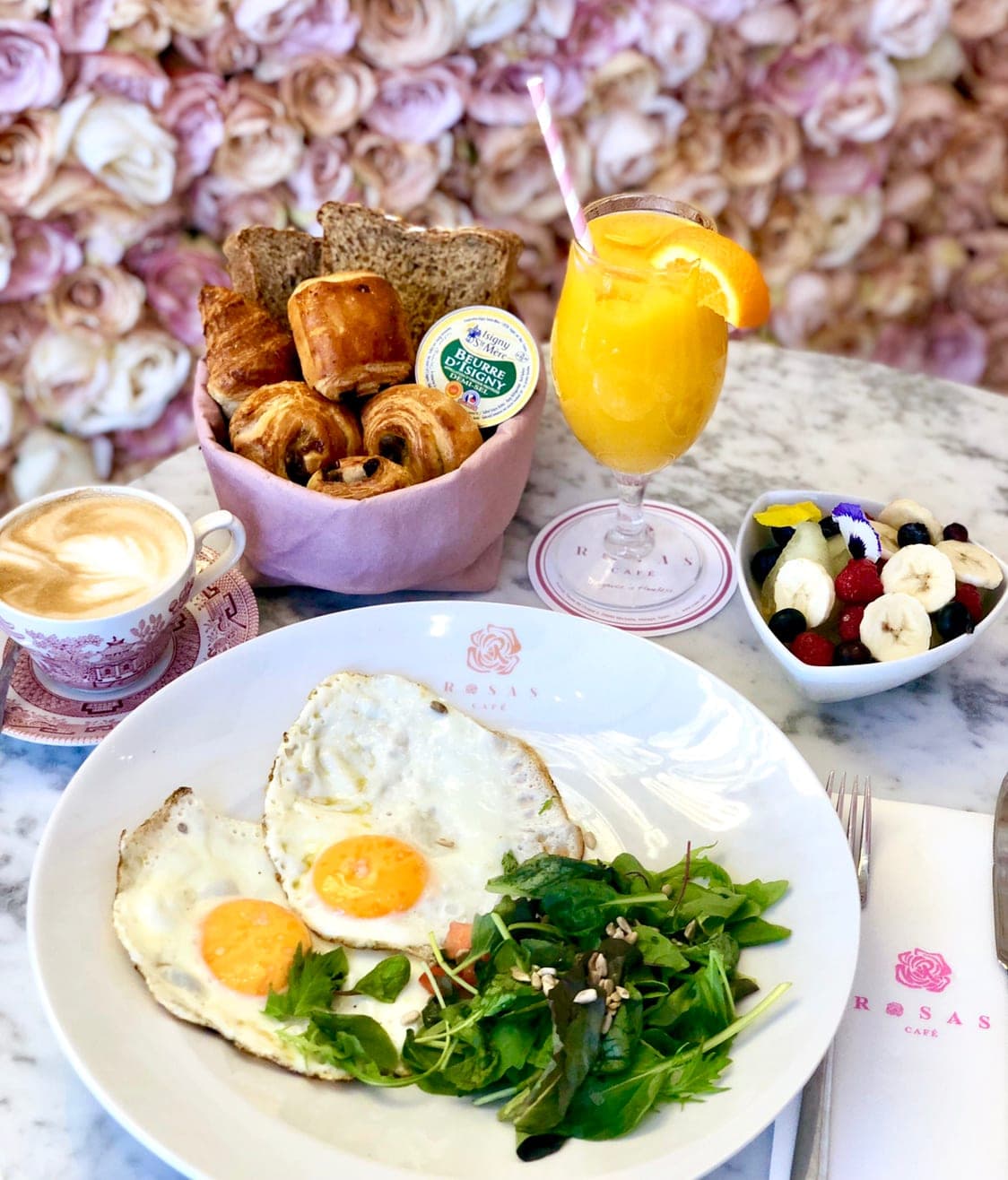 Rosas Café Marbella 3 en Marbella, Andalucía, España - Restaurantes pet friendly