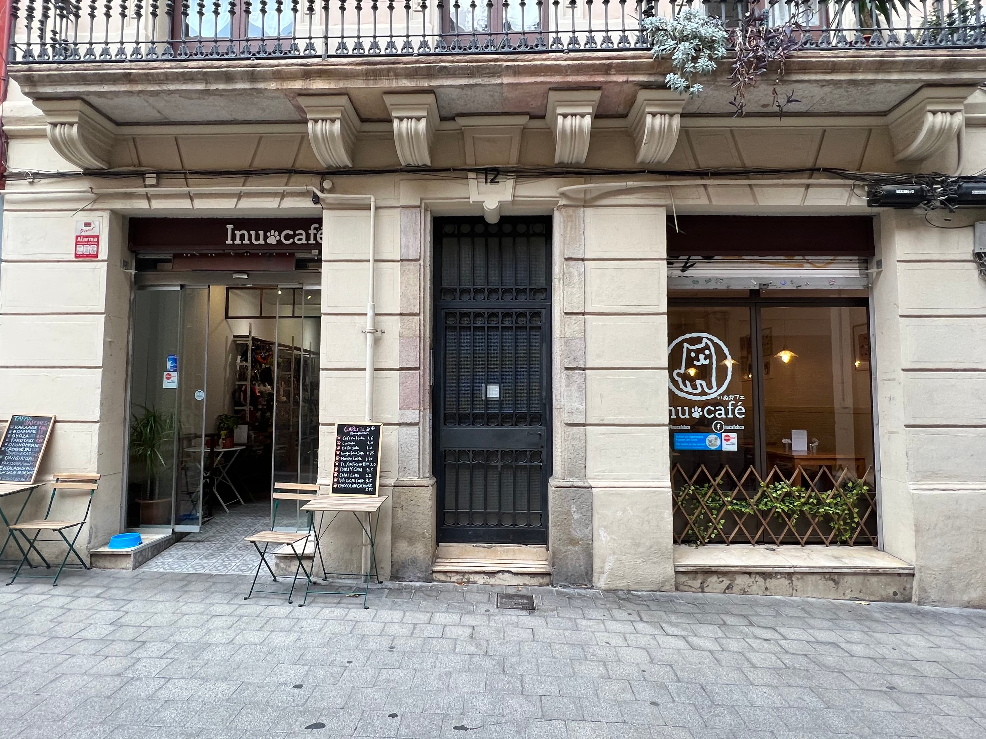 Inu Café en Barcelona, Cataluña, España - Restaurantes pet friendly