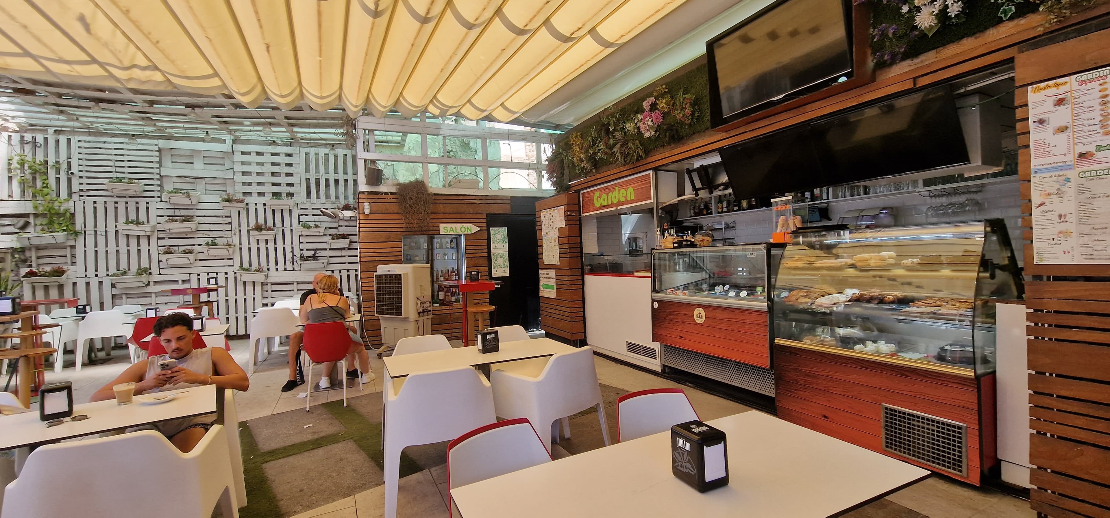 Garden Cafe en Alicante, Valencia, España - Restaurantes pet friendly