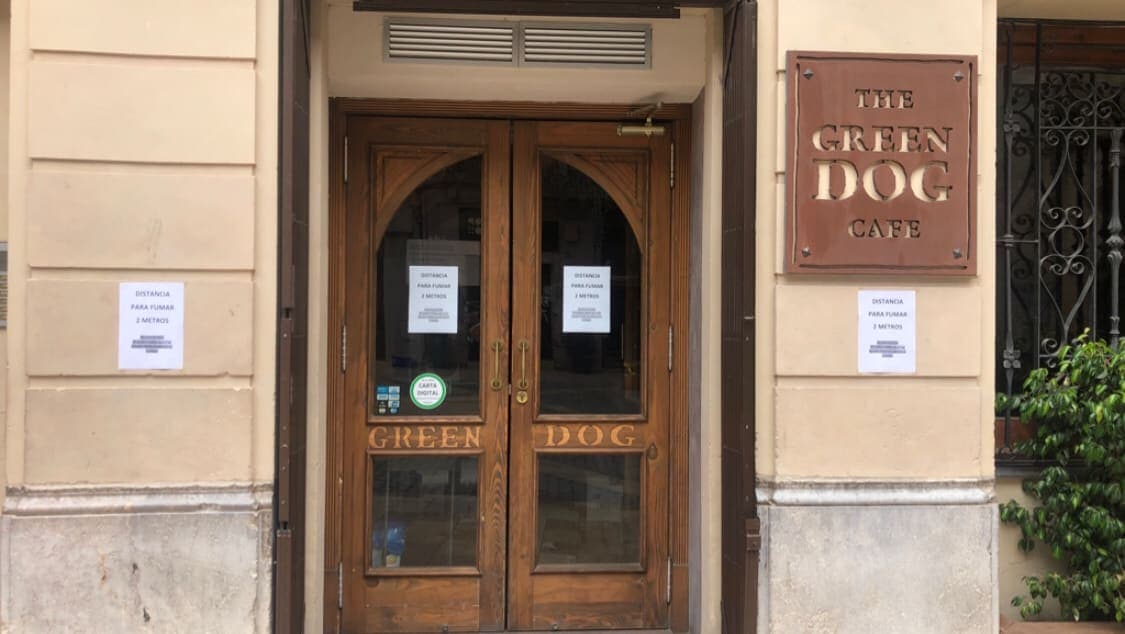 The Green Dog Café en Reus, Cataluña, España - Restaurantes pet friendly