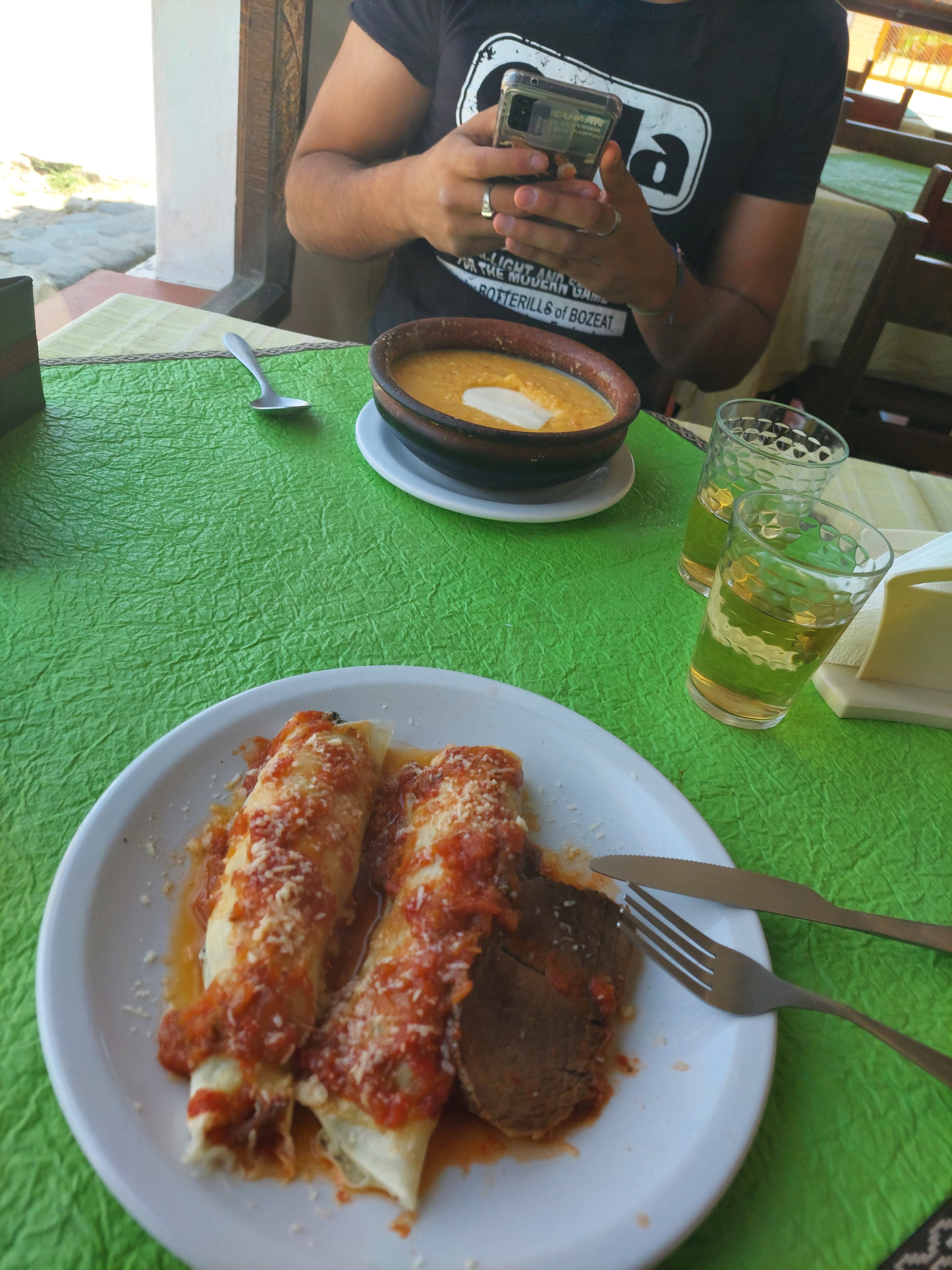 Hostal La Querencia 3 en Tafí Viejo, Tucumán, Argentina - Restaurantes pet friendly