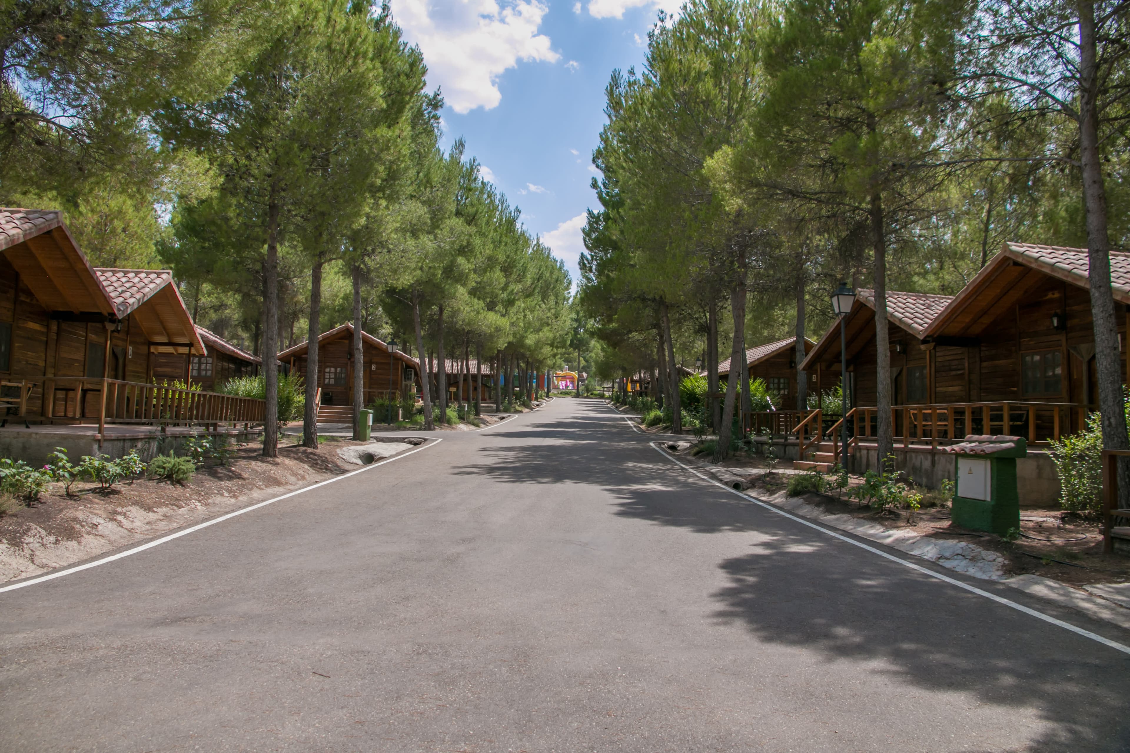 Cabañas y Bungalows VALLE DEL CABRIEL - Imagen 1