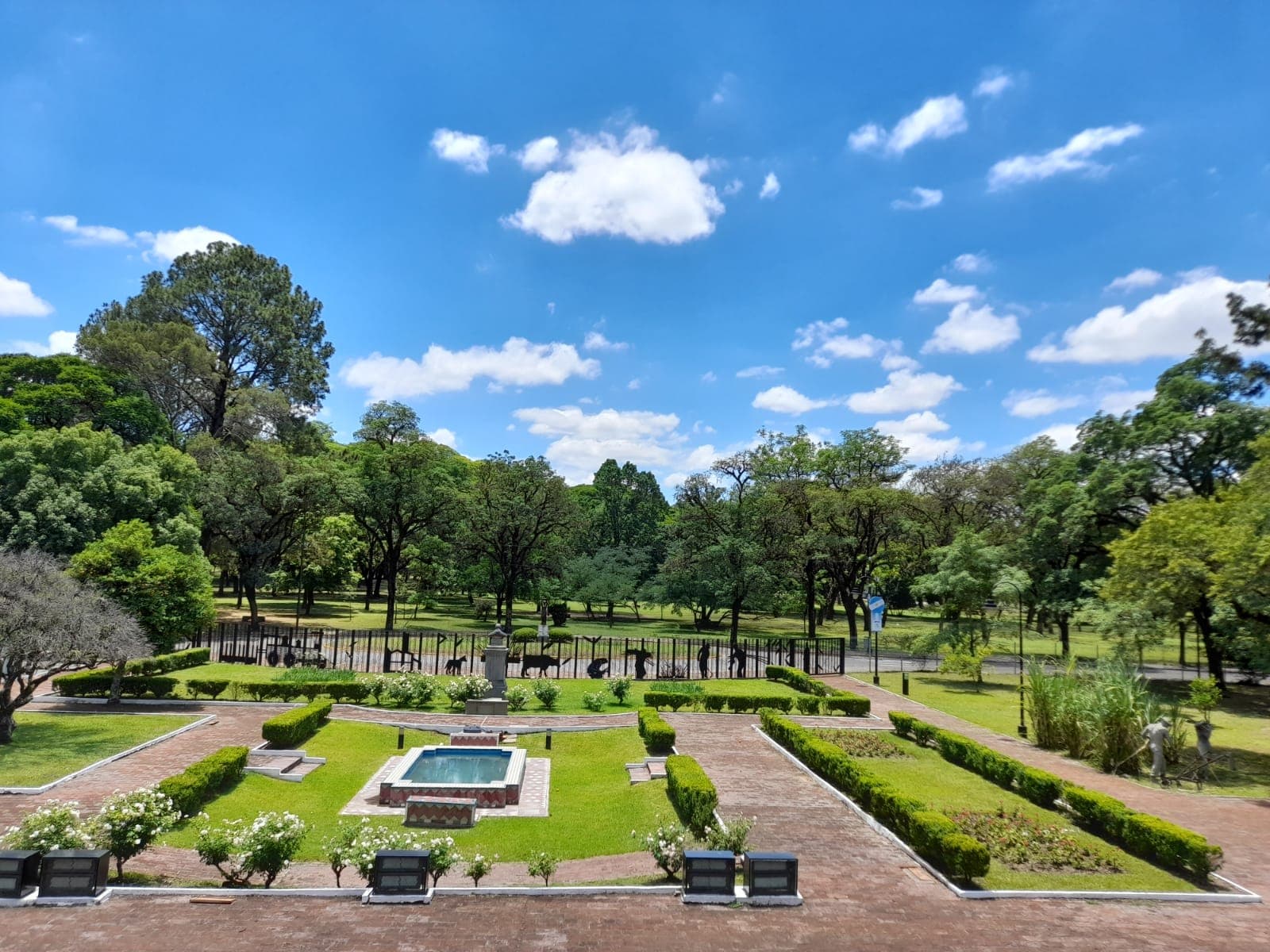 Parque 9 de Julio 2 en Tucumán, Argentina - Parques pet friendly