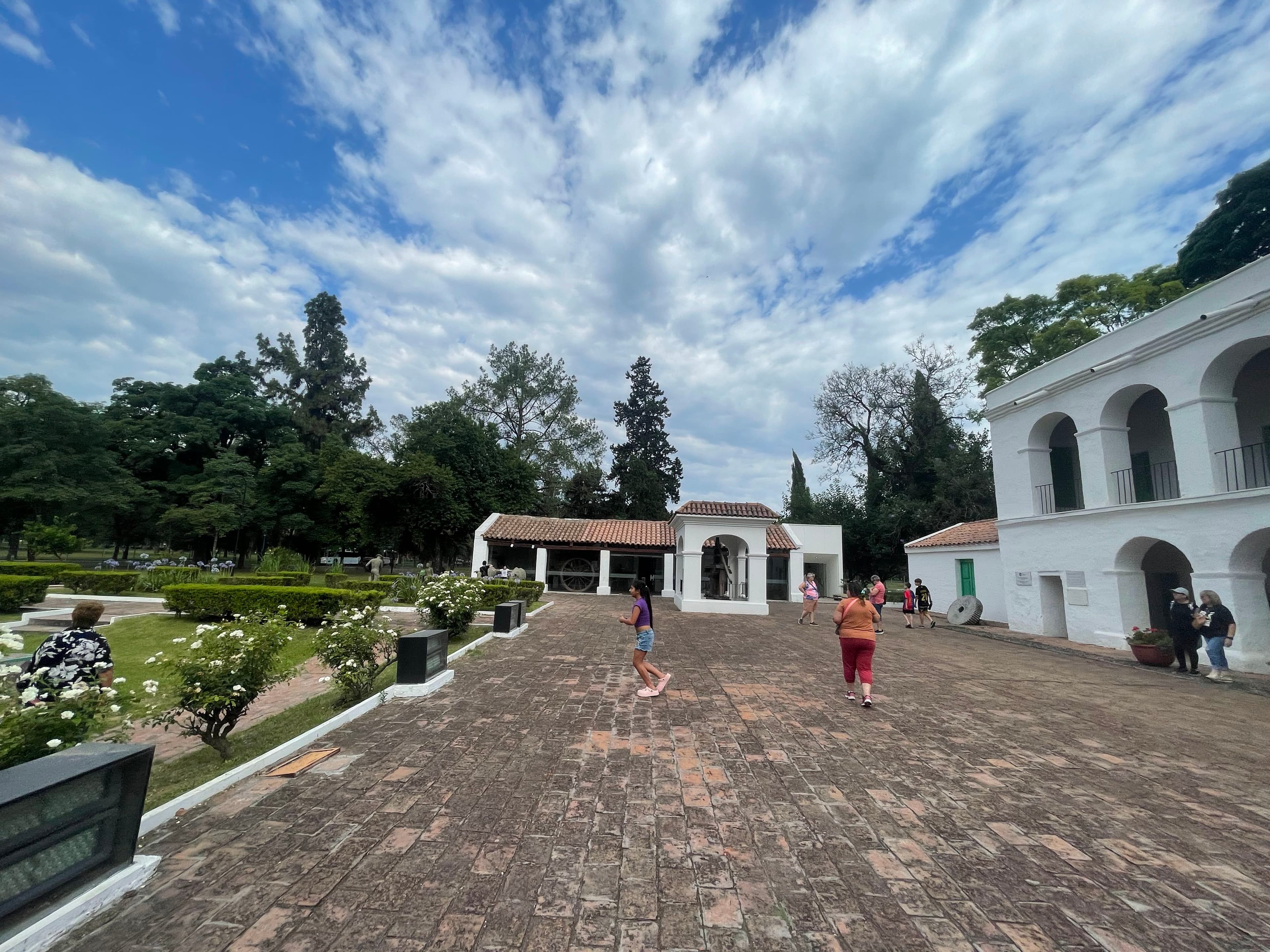 Parque 9 de Julio en Tucumán, Argentina - Parques pet friendly