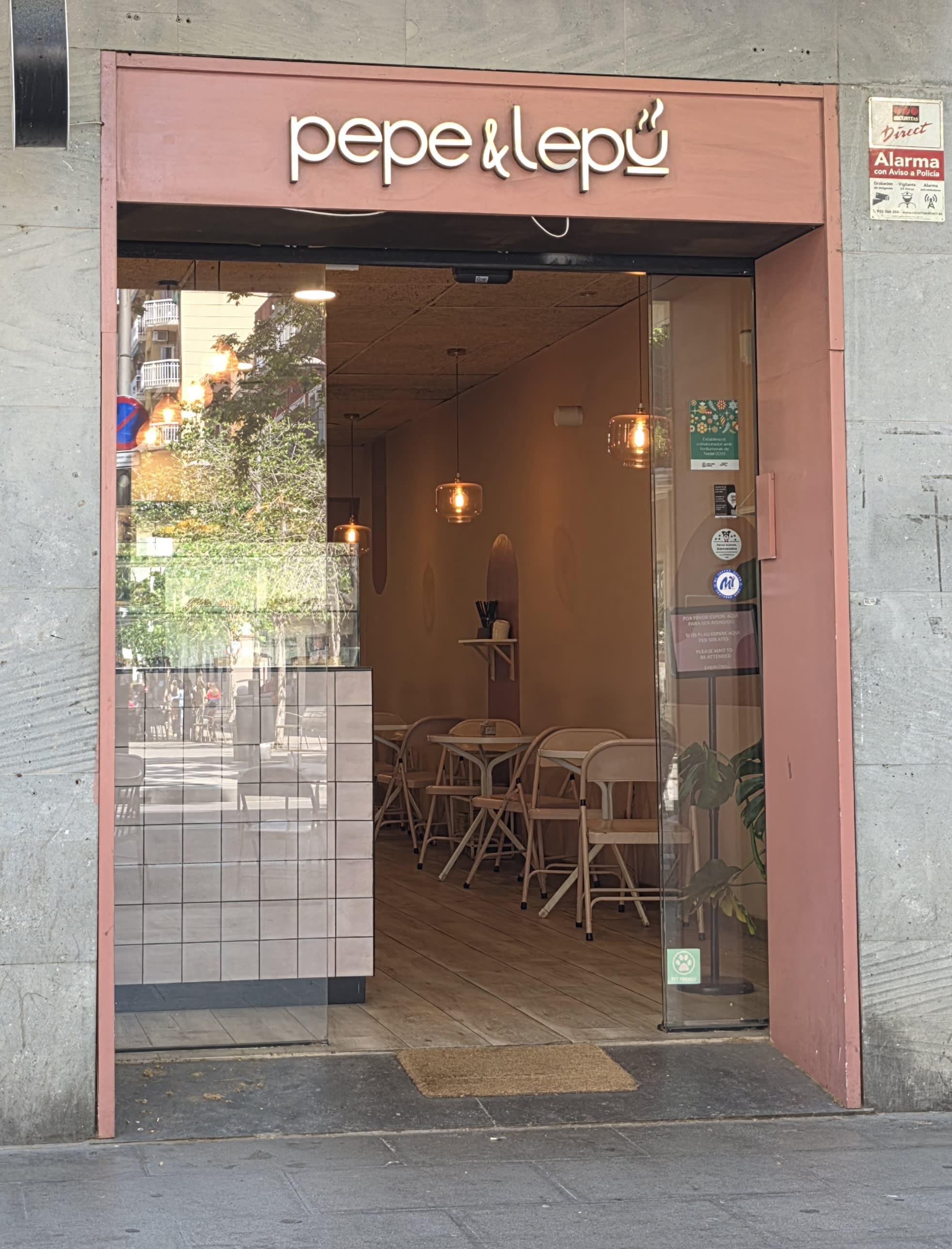 Pepe y Lepu | Brunch Café 2 en España - Cafeterías y restaurantes pet friendly