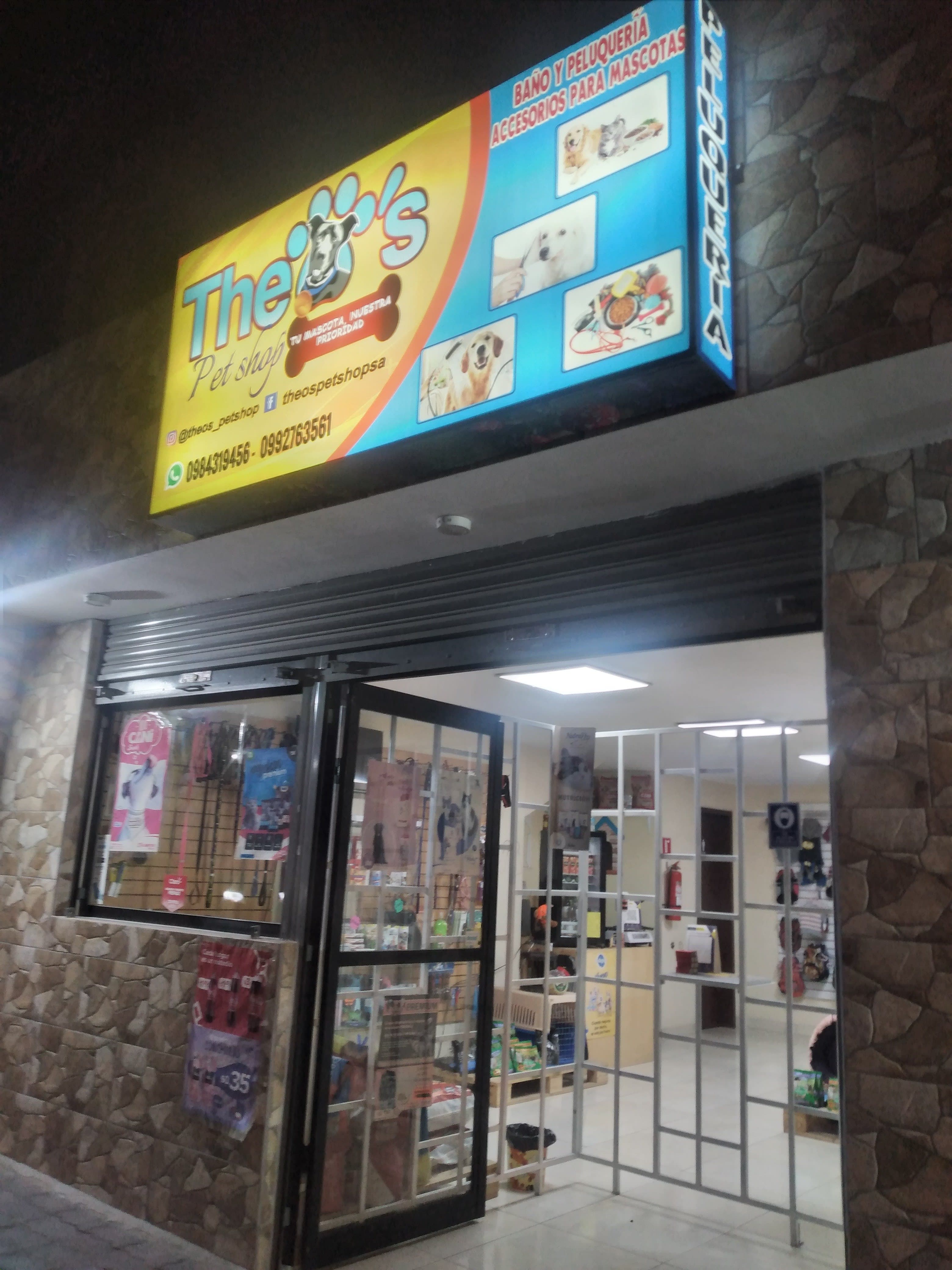 Theo's pet shop 2 en San Antonio de Pichincha, Pichincha, Ecuador - Peluquería para perros