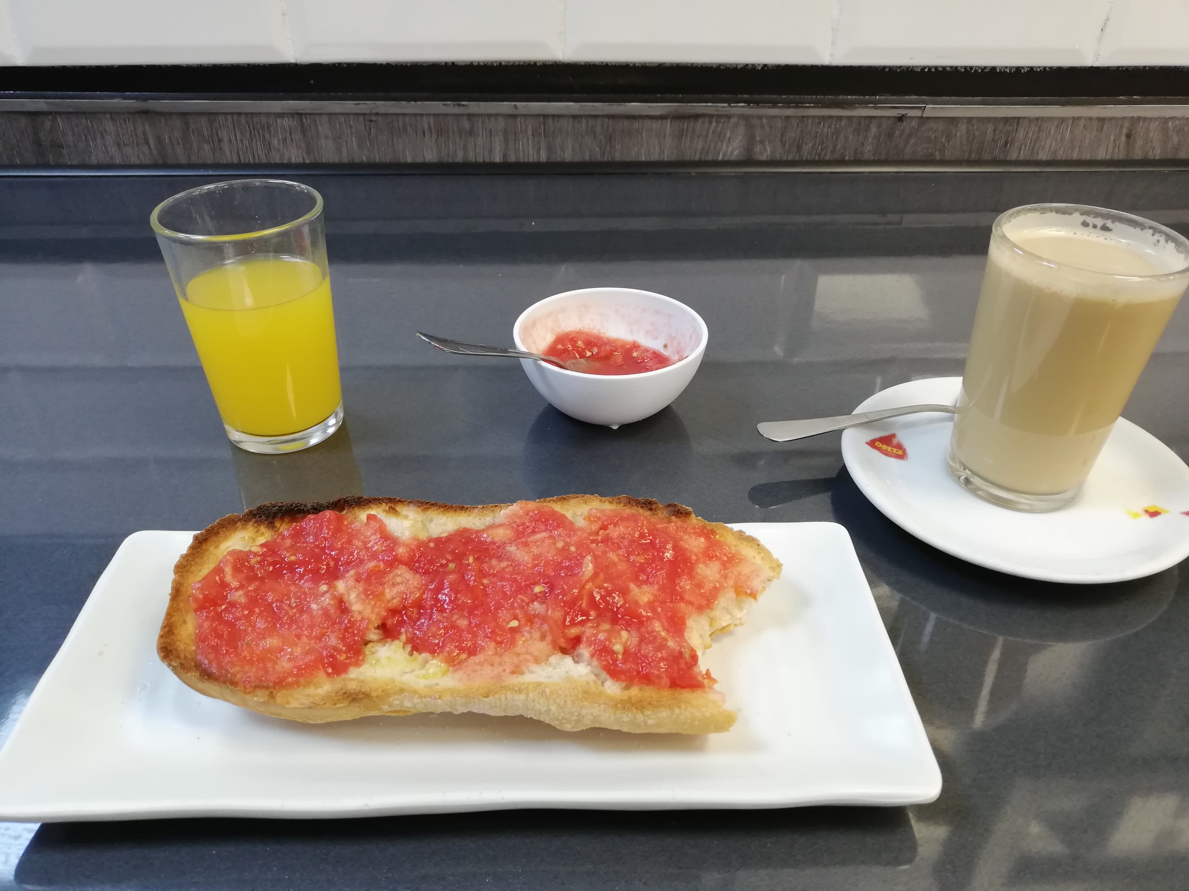 Cafetería BB Móstoles 2 en Móstoles, Comunidad de Madrid, España - Cafeterías y restaurantes pet friendly