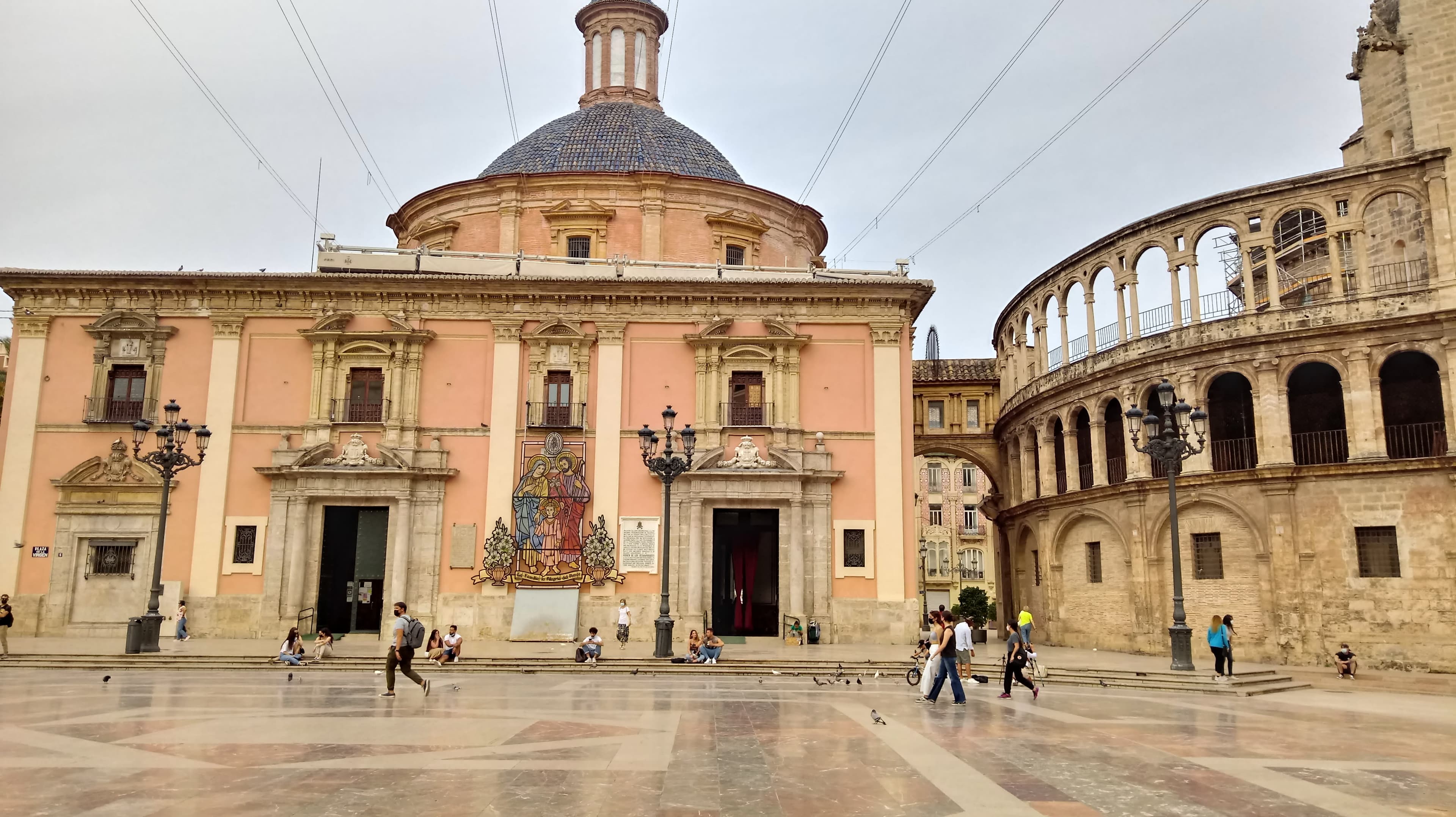Real Basílica de Nuestra Señora de los Desamparados en Orihuela, Valencia, España - Fundaciones