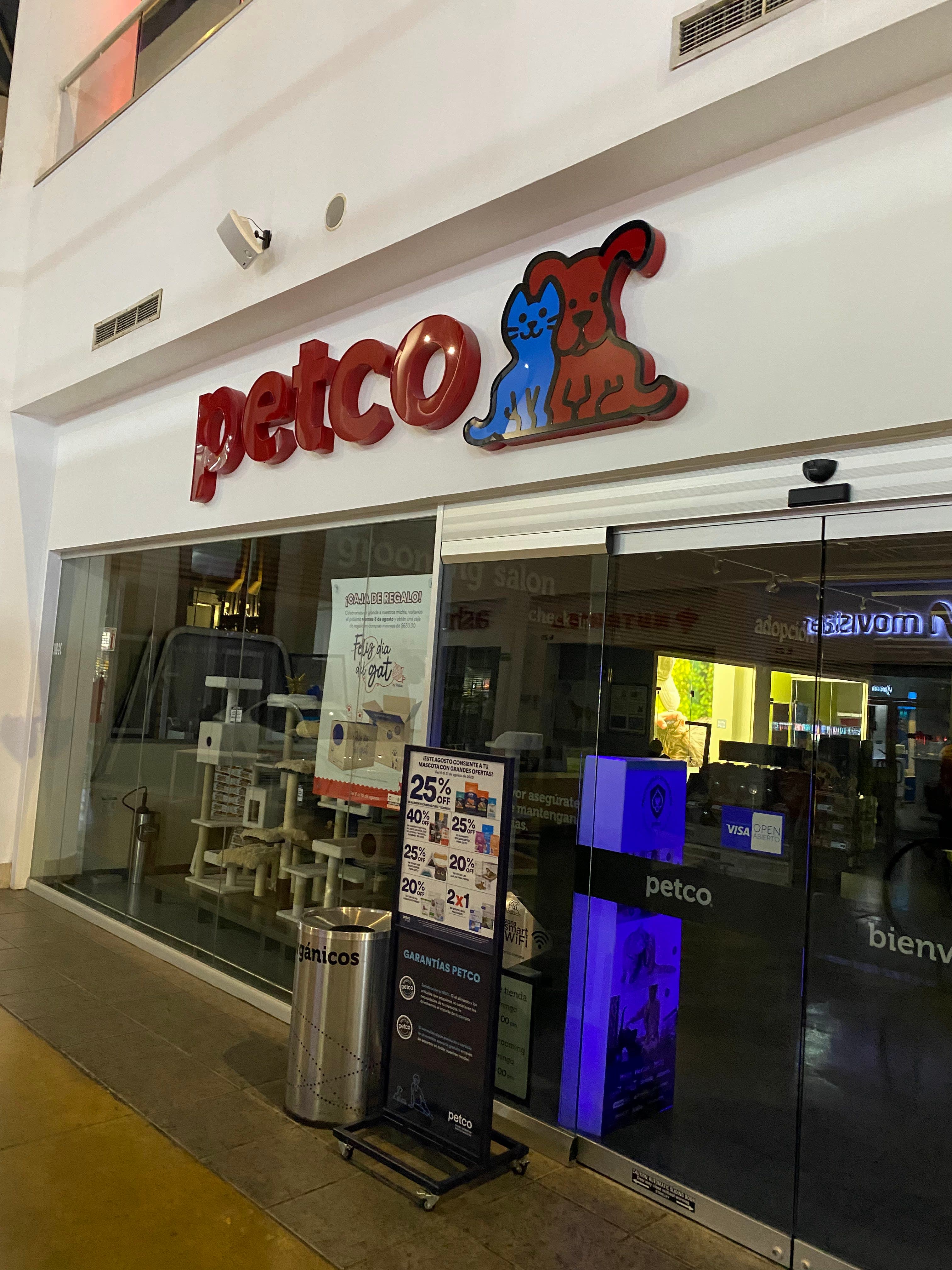 Petco Gonzalitos en Apodaca, Nuevo León, México - Gatos en adopción