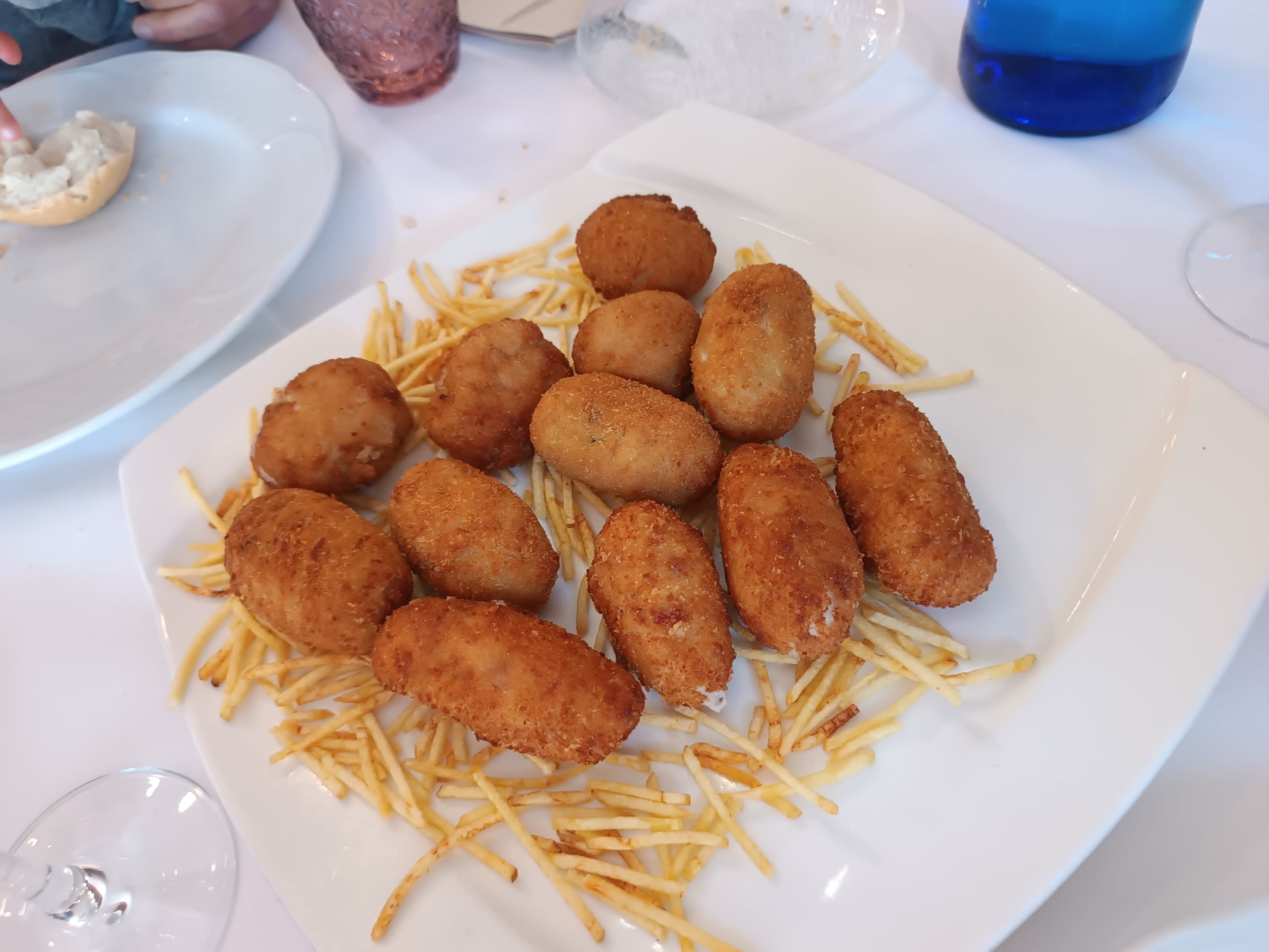 Restaurante El Torreón 2 en Ciudad Real, Castilla-La Mancha, España - Paseadores de perros