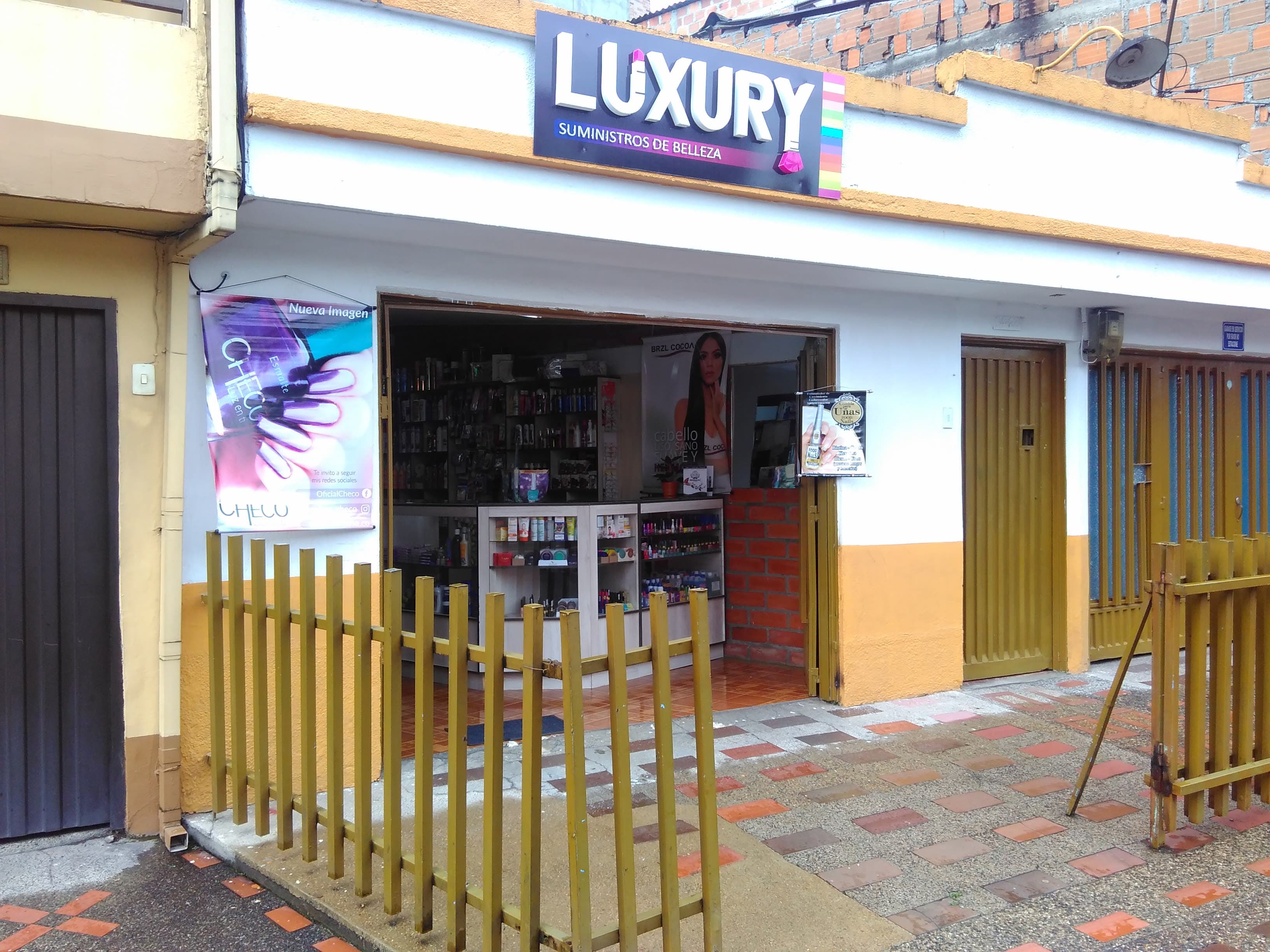 LUXURY Suministros de Belleza 2 en Dosquebradas, Risaralda, Colombia - Fundaciones