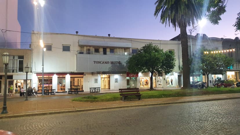 Toscano Hotel & Café