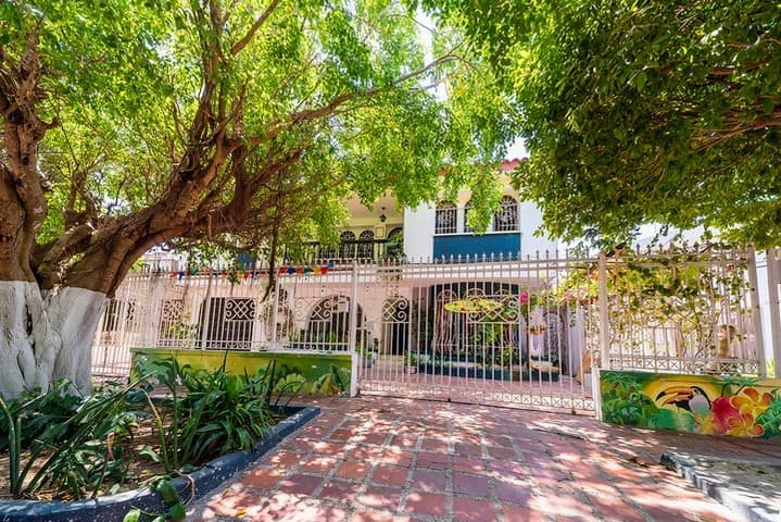 Casa Tropicalia Hostel