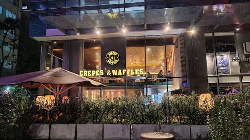 Crepes & Waffles One Plaza