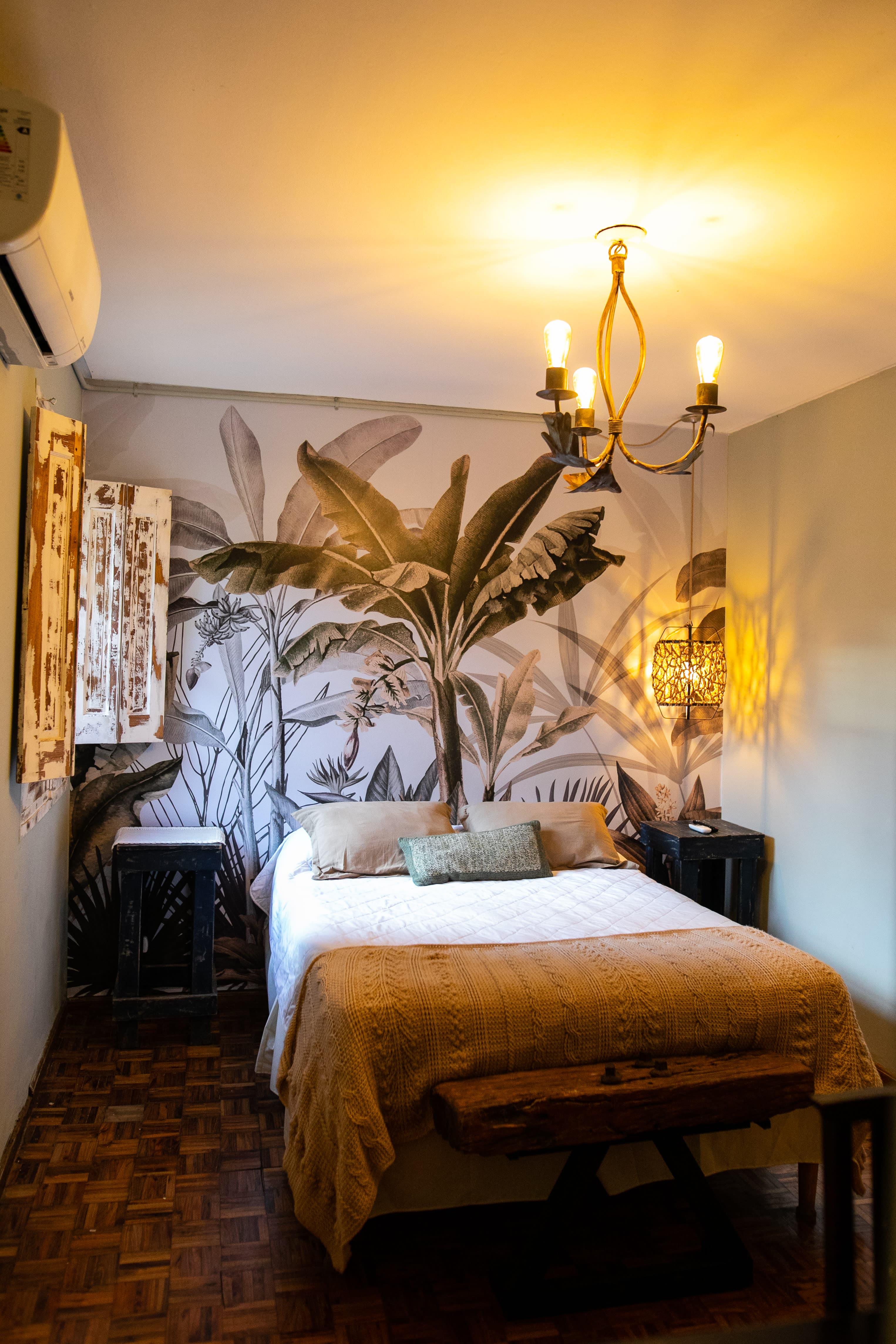 Pura Vida Mae Hostel