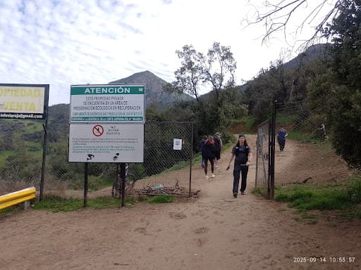 Acceso de Cerro Manquehue y Cerro Manquehuito